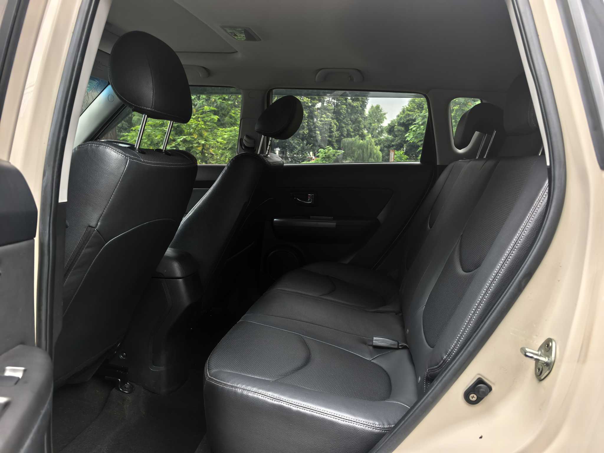 起亚 秀尔 2014 汽车图片 #10