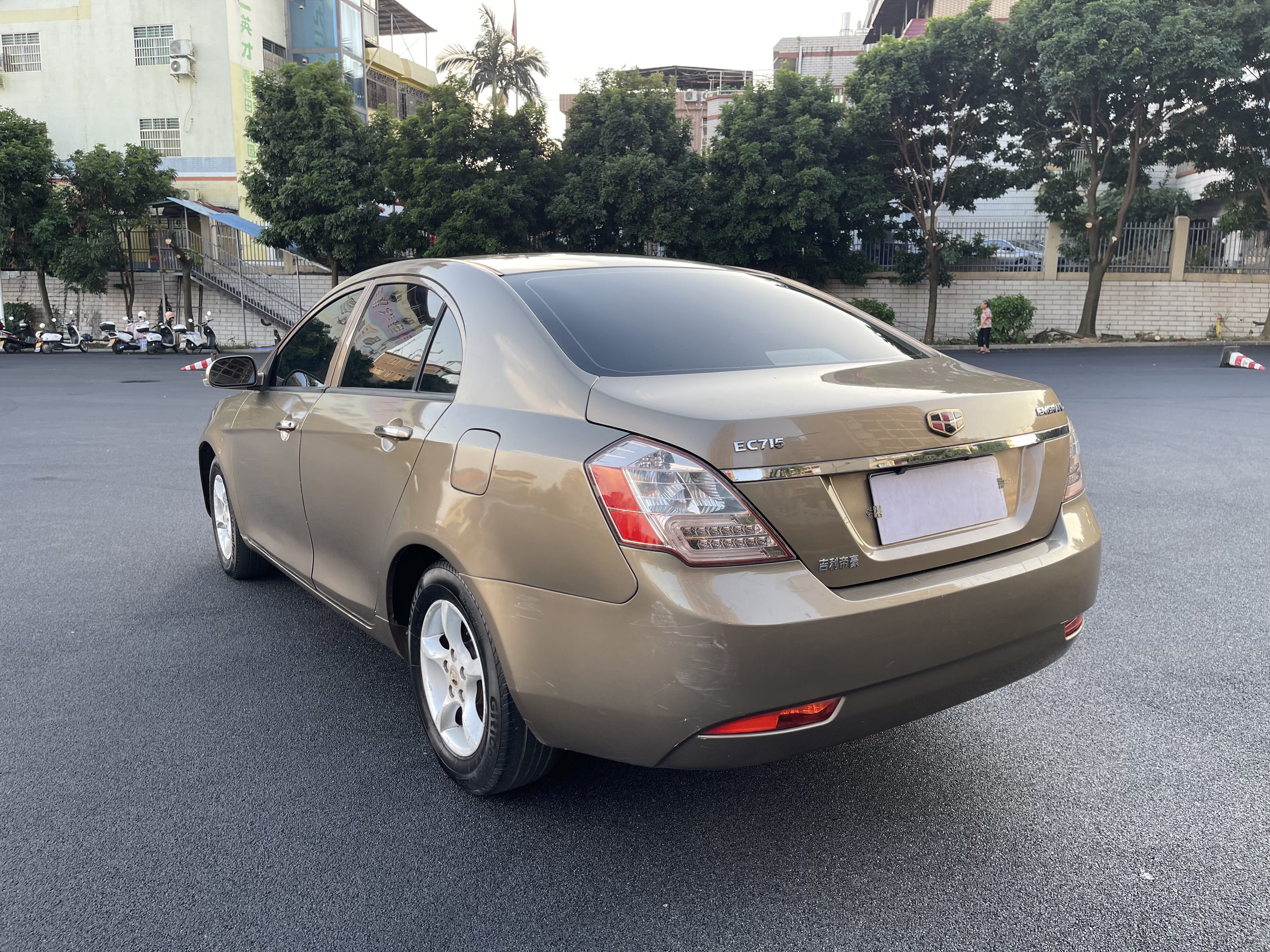 GEELY Emgrand Classic 2014 car image #10