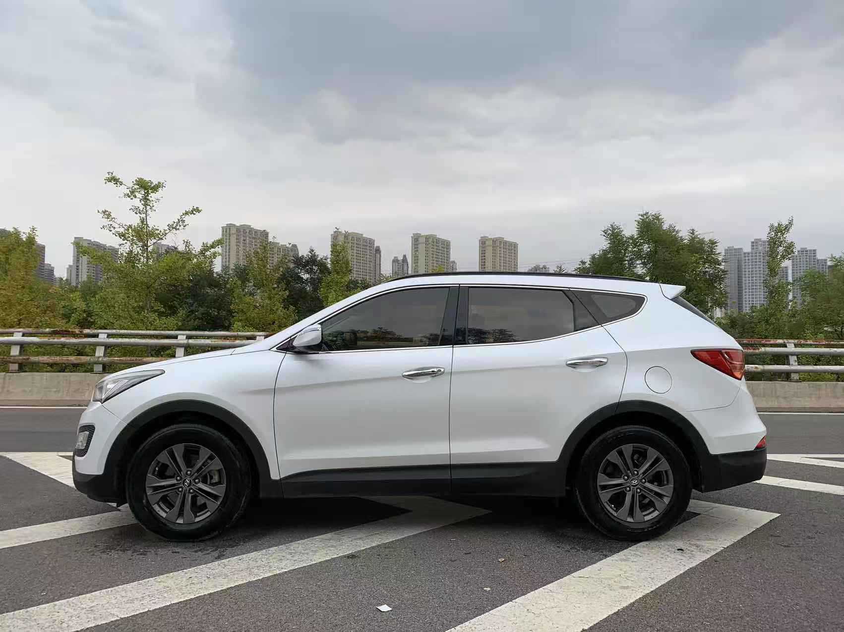 Hyundai Santa Fe 2013 #10 Hyundai Santa Fe 2013 car image #10