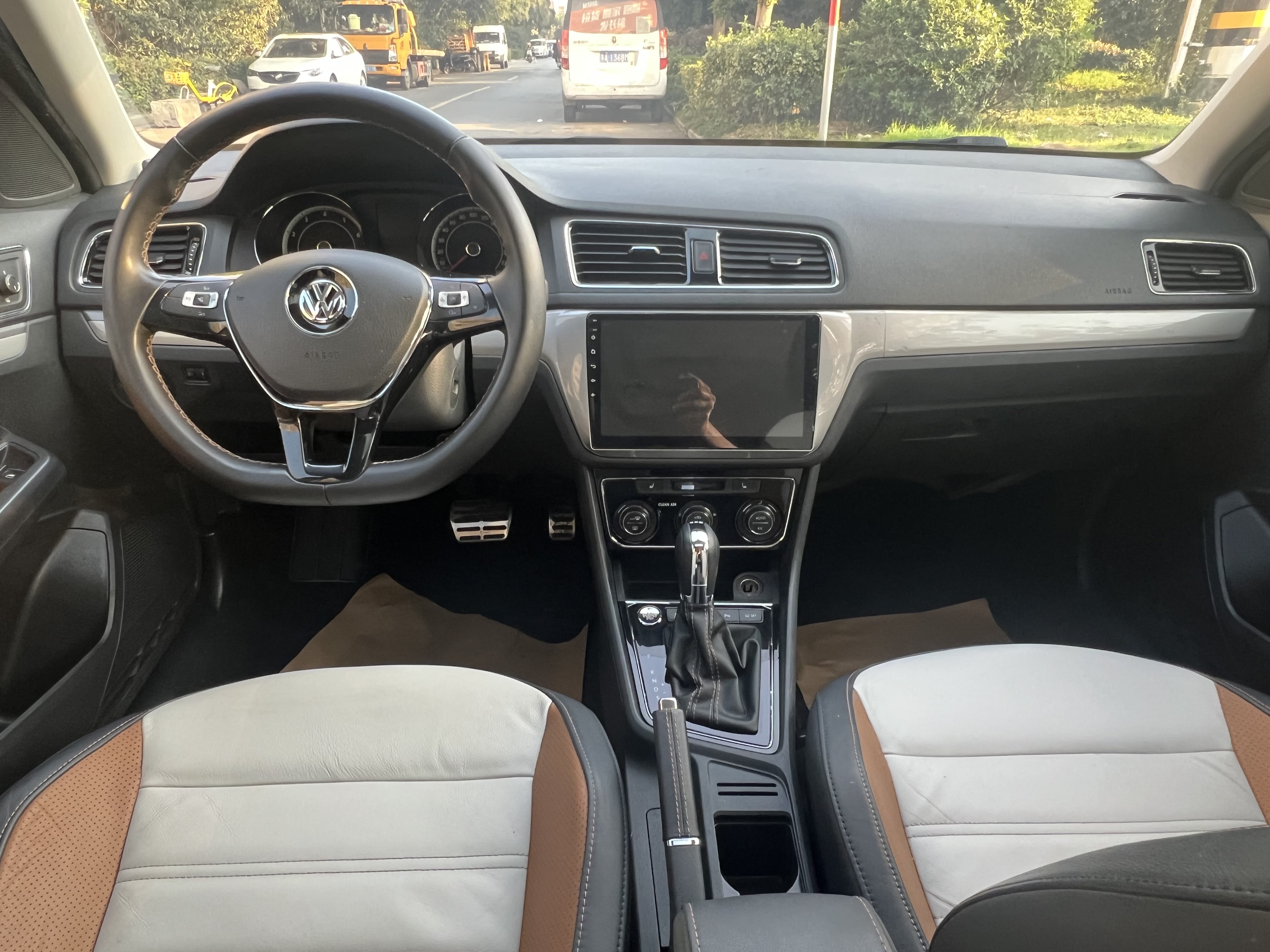 Volkswagen Cross Lavida 2018 immagine di auto #10