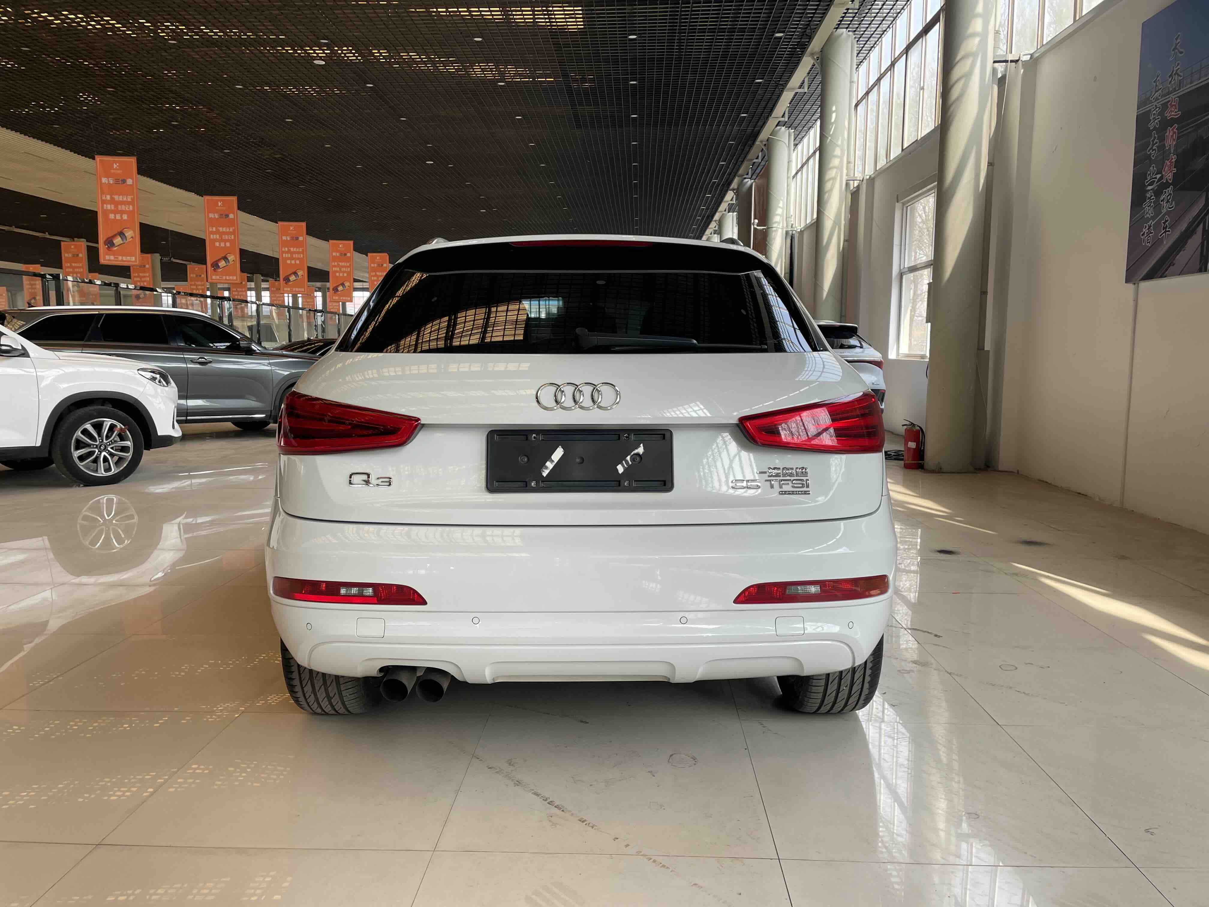 Audi Q3 2016 car image #10