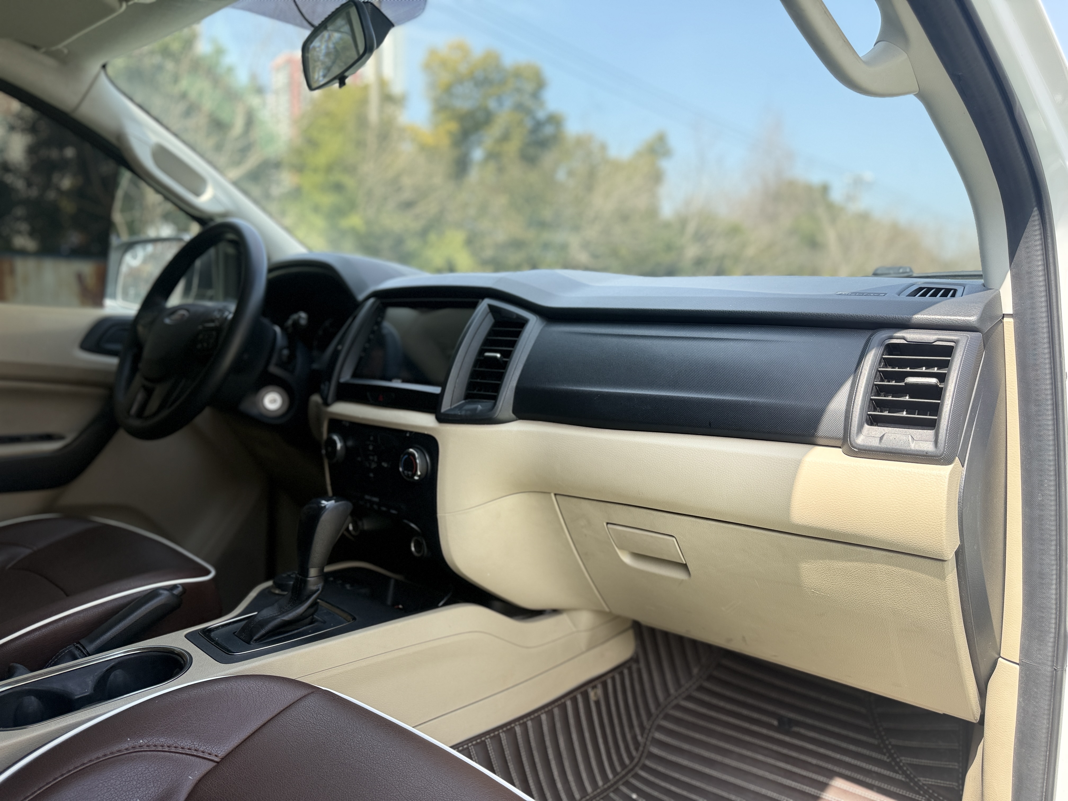 Ford Everest 2017 car image #10