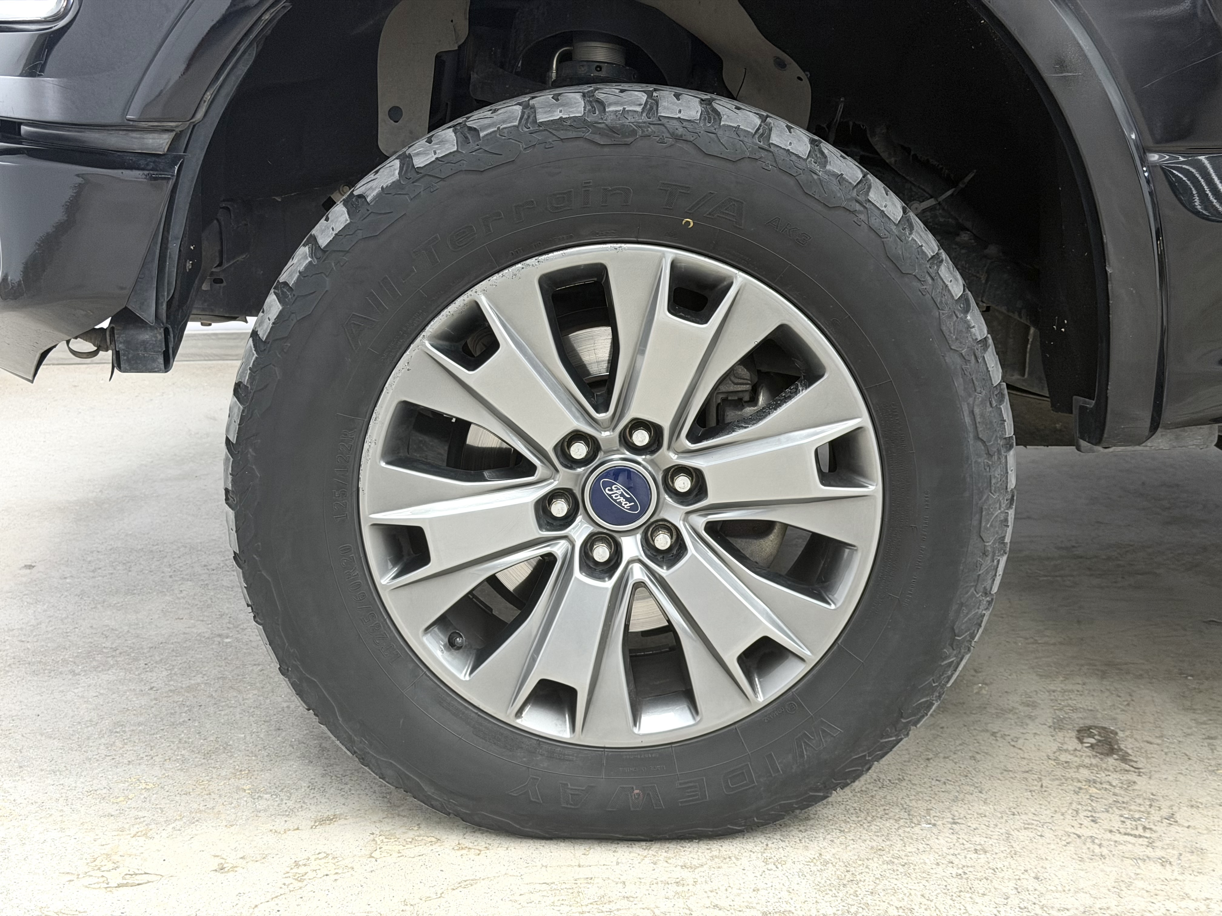 Ford F-150 Raptor 2017 car image #10