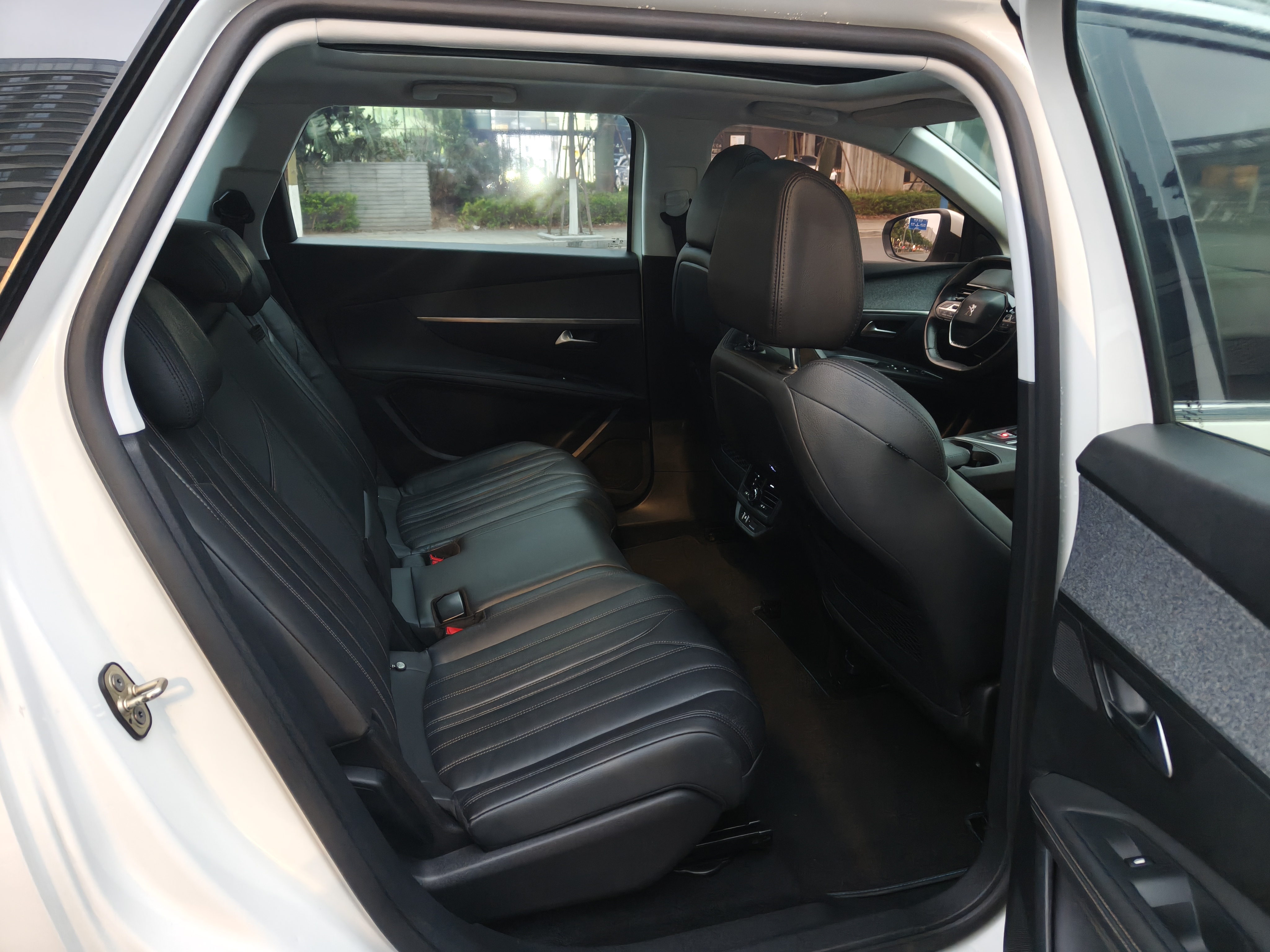 Peugeot 5008 2017 car image #10