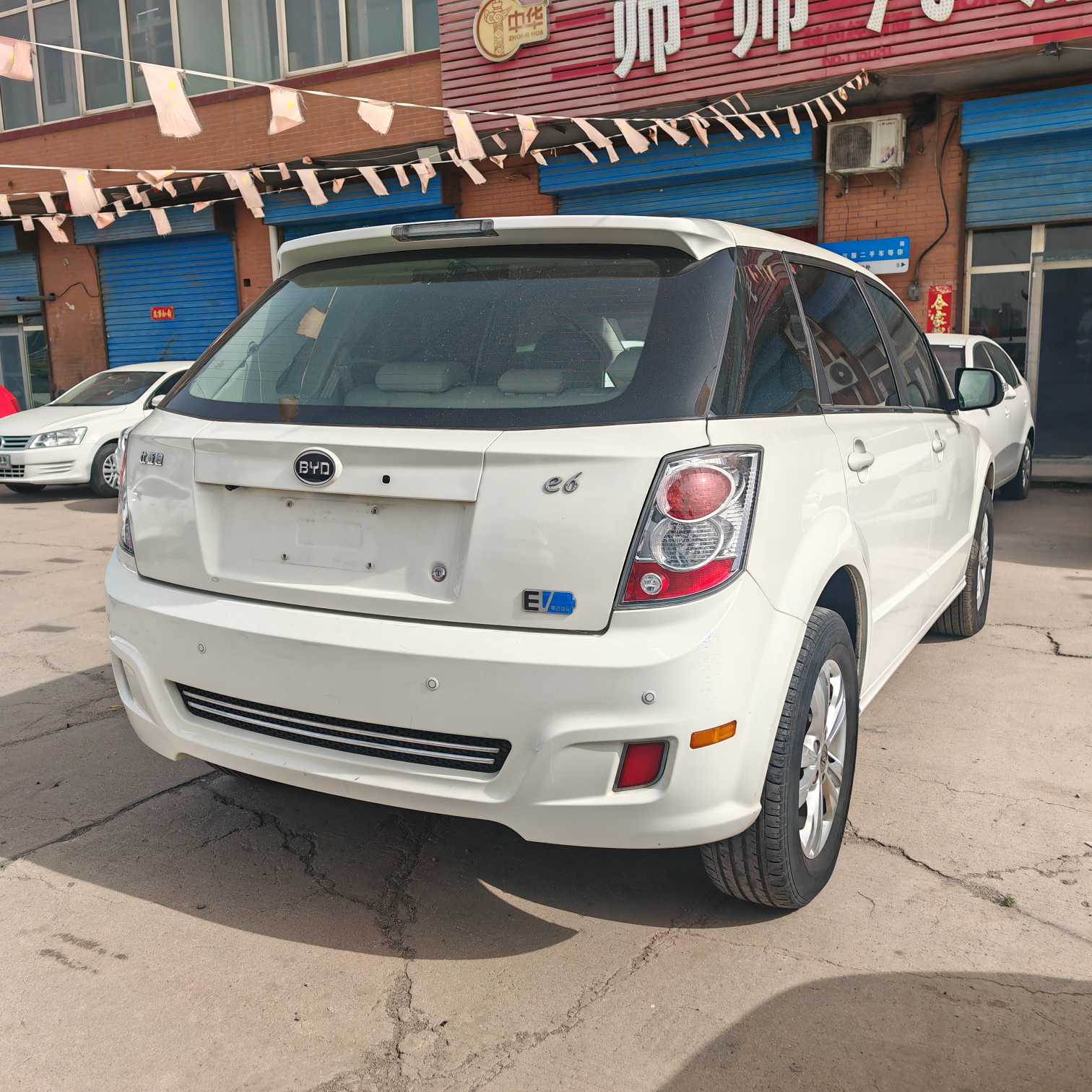 BYD e6 2016 #10 BYD e6 2016 car image #10