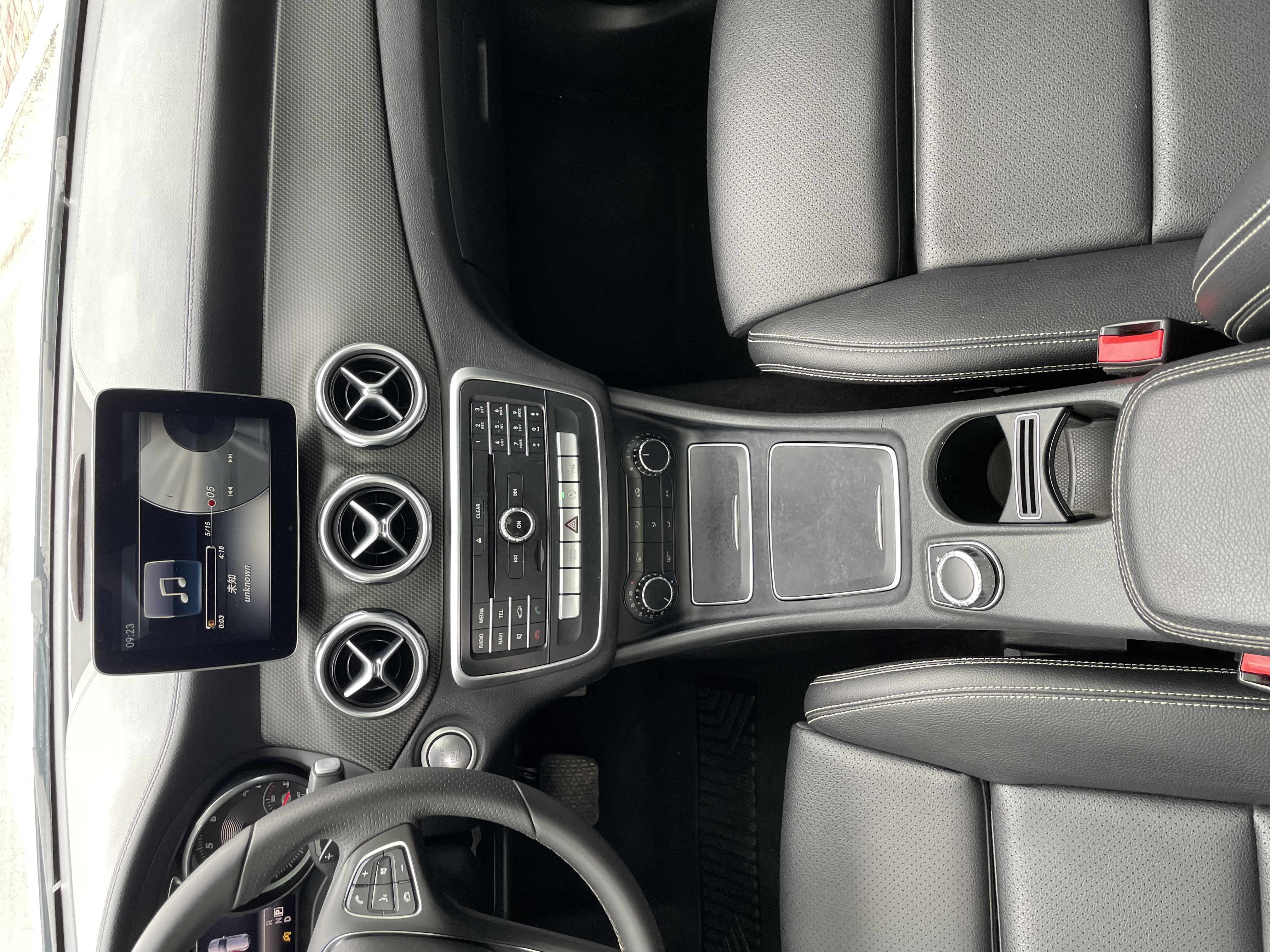 Mercedes-Benz GLA Class 2017 car image #10