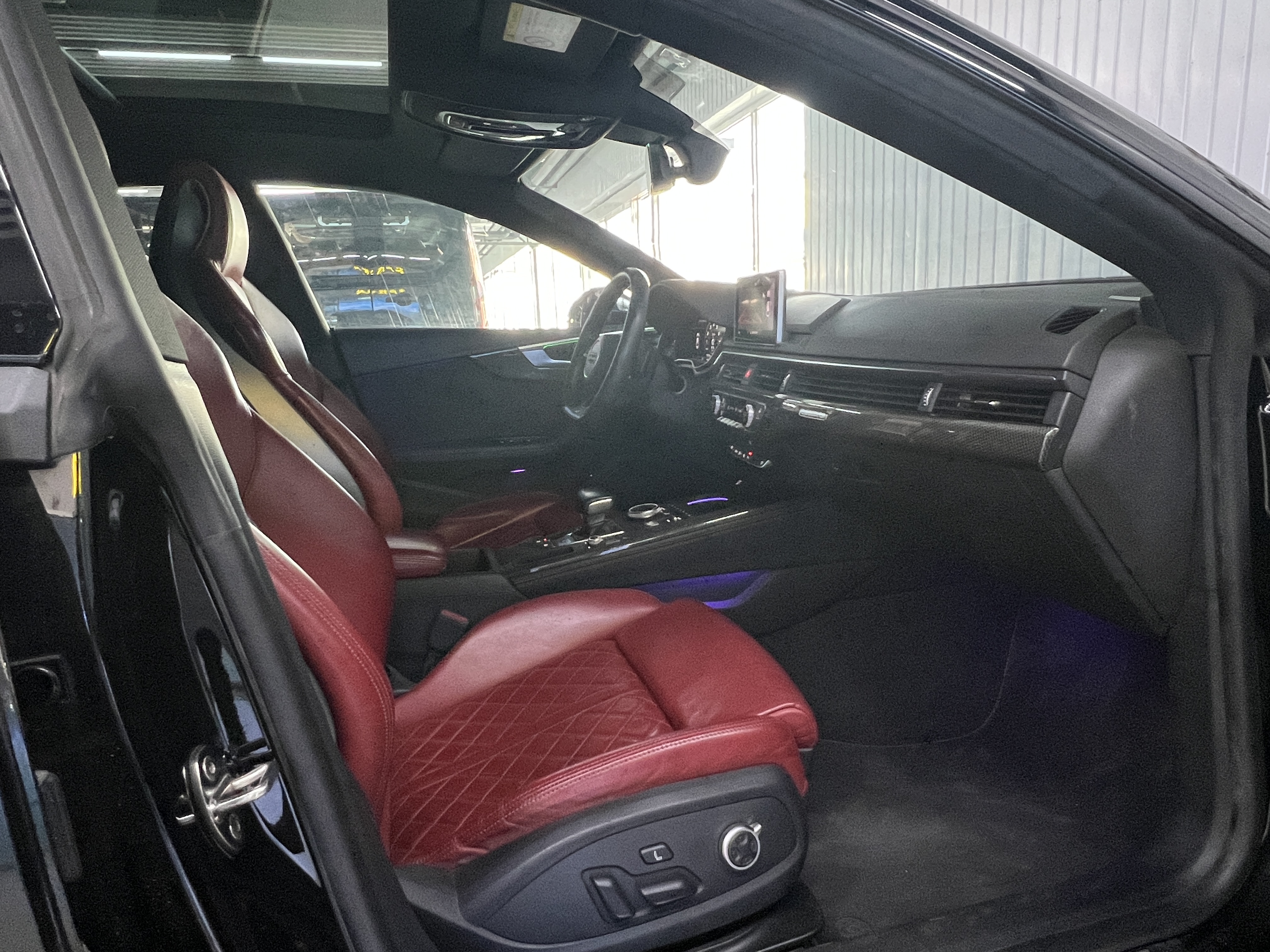 Audi S5 2019 car image #10