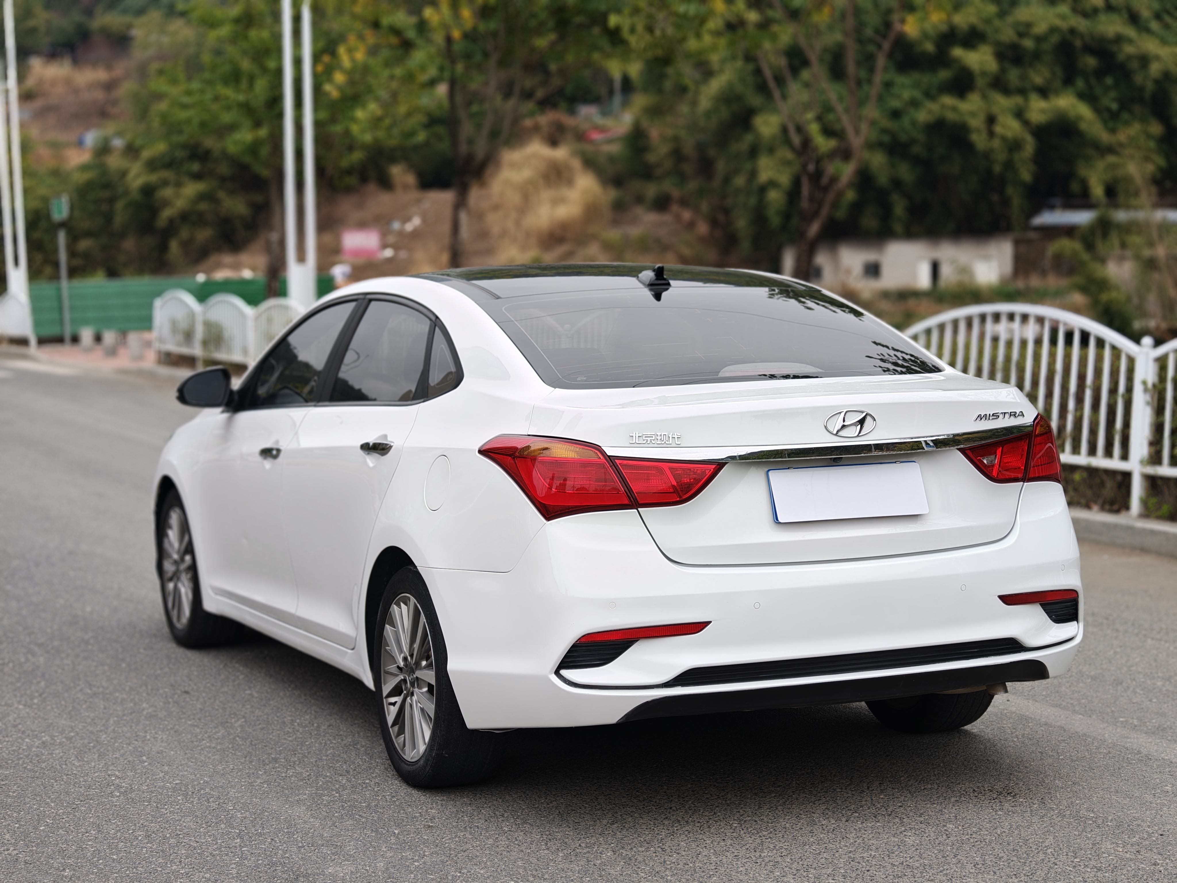 Hyundai Mistra 2018 car image #10