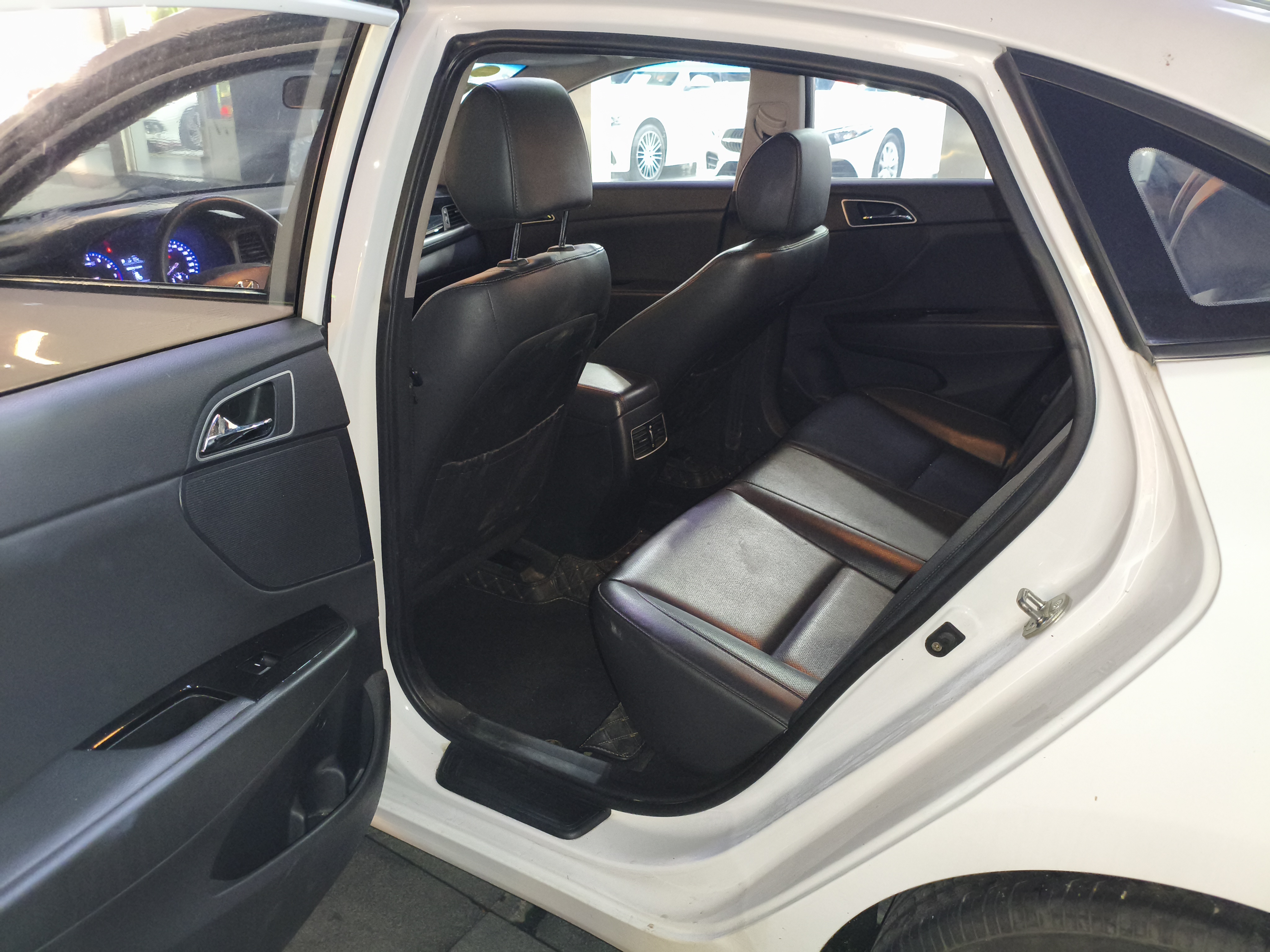 Hyundai Mistra 2018 car image #10