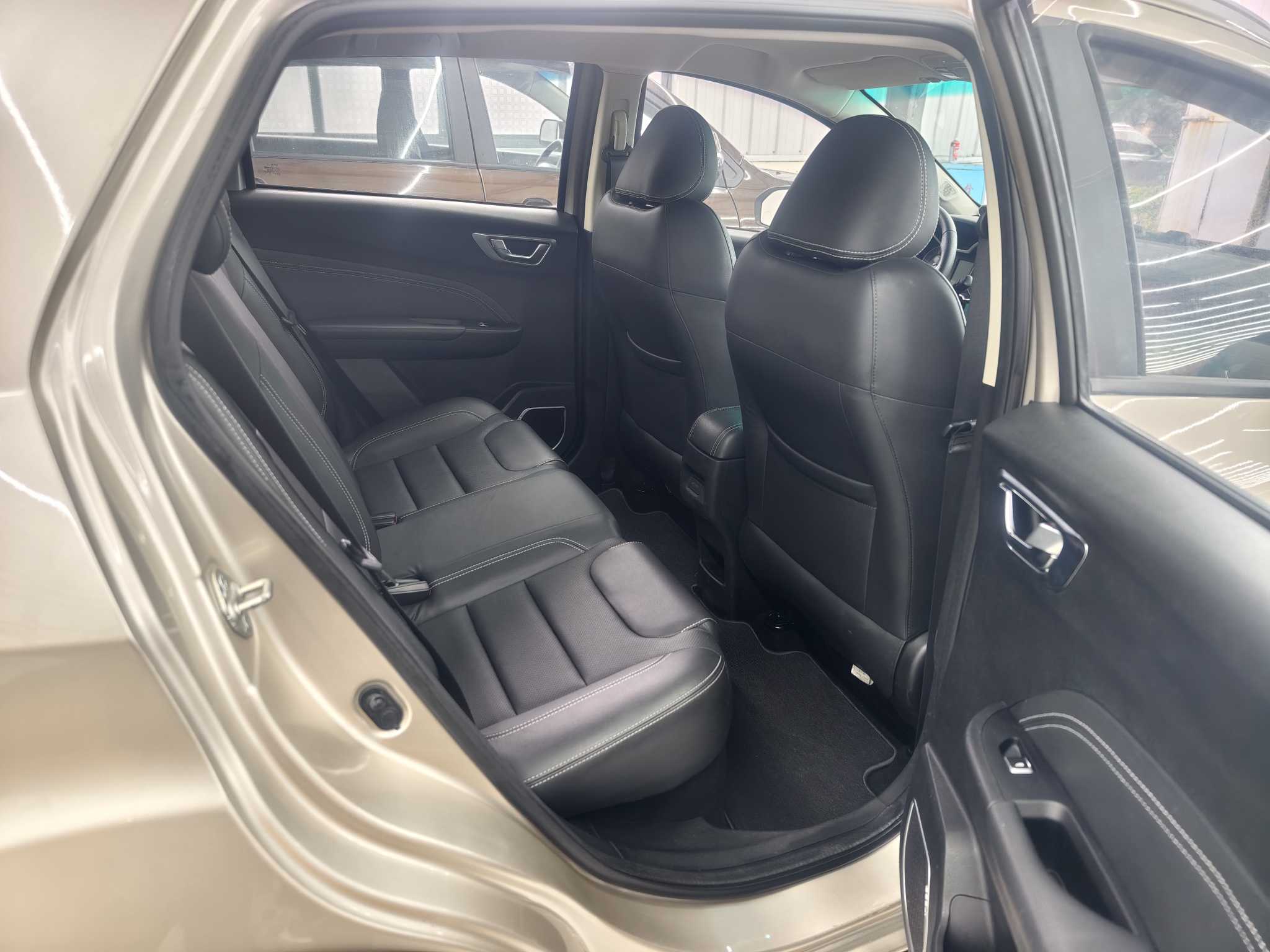 Vision X3 2018 car image #10