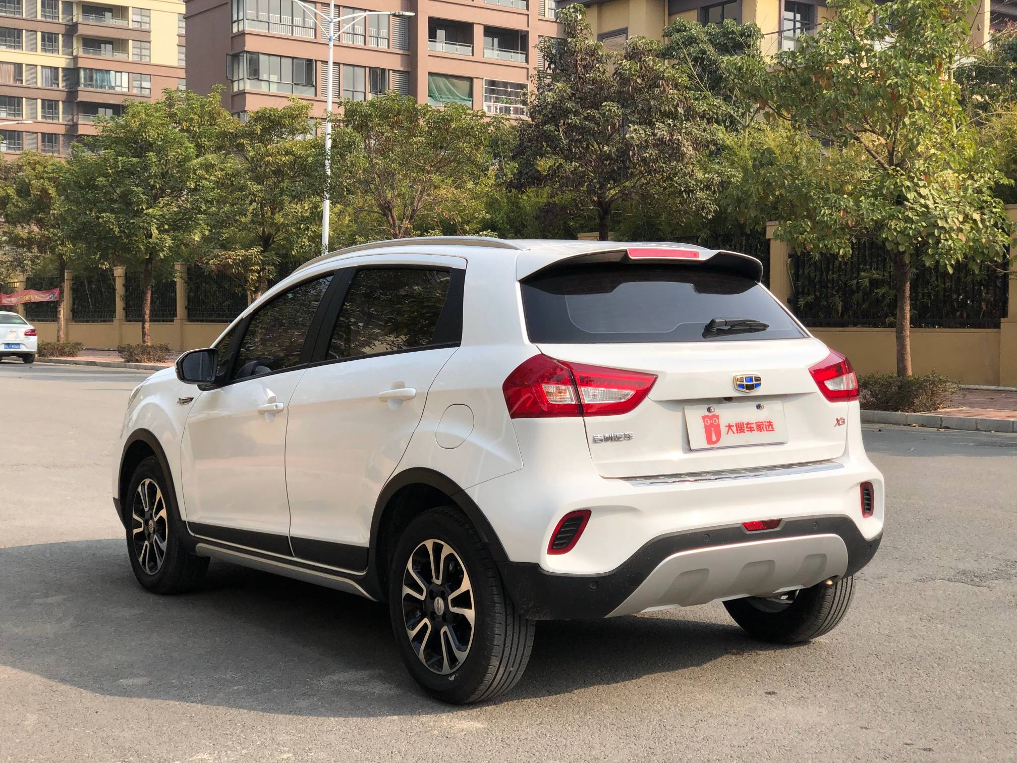 Vision X3 2019 car image #10