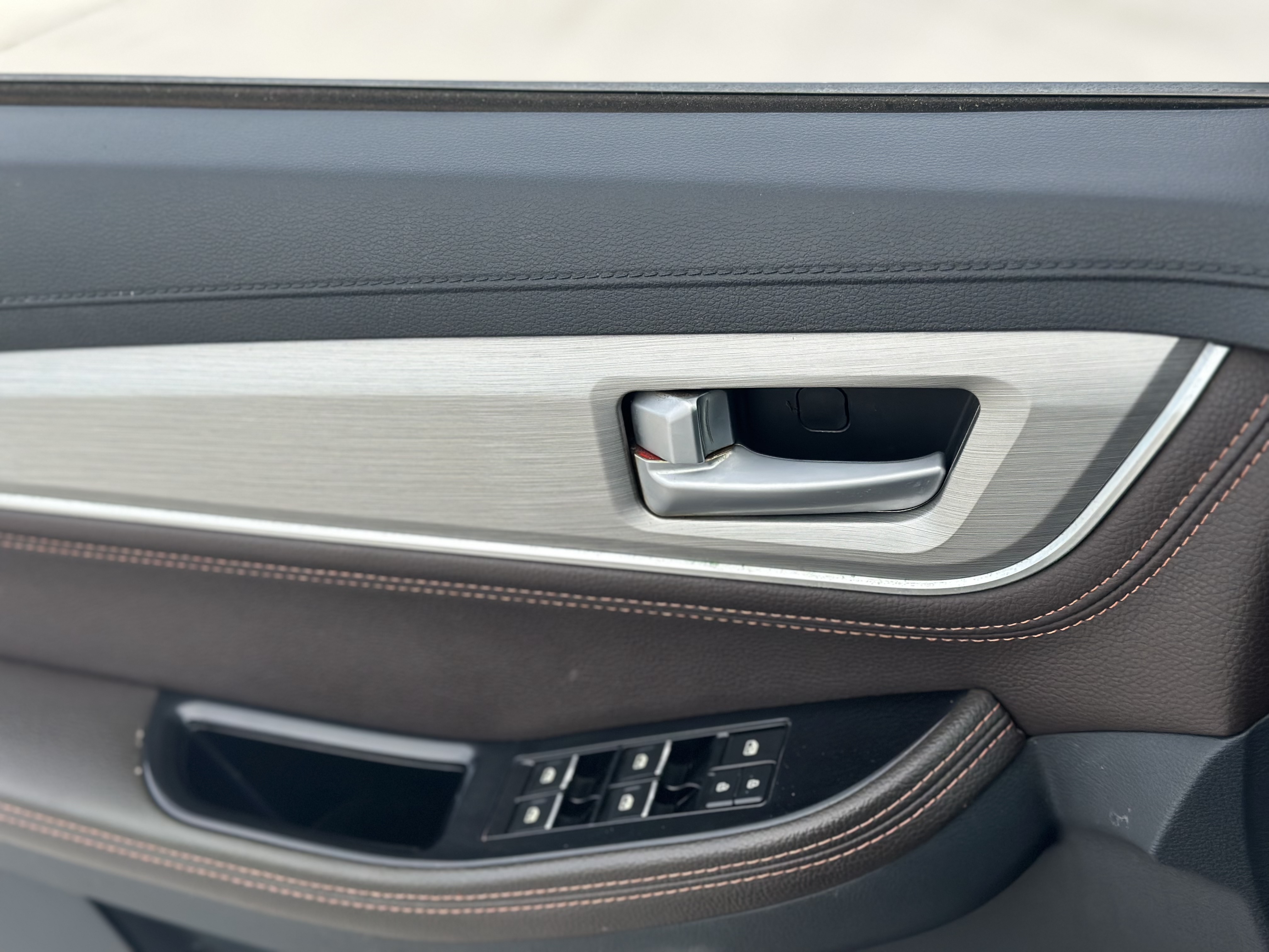 Forthing SX6 2019 car image #10