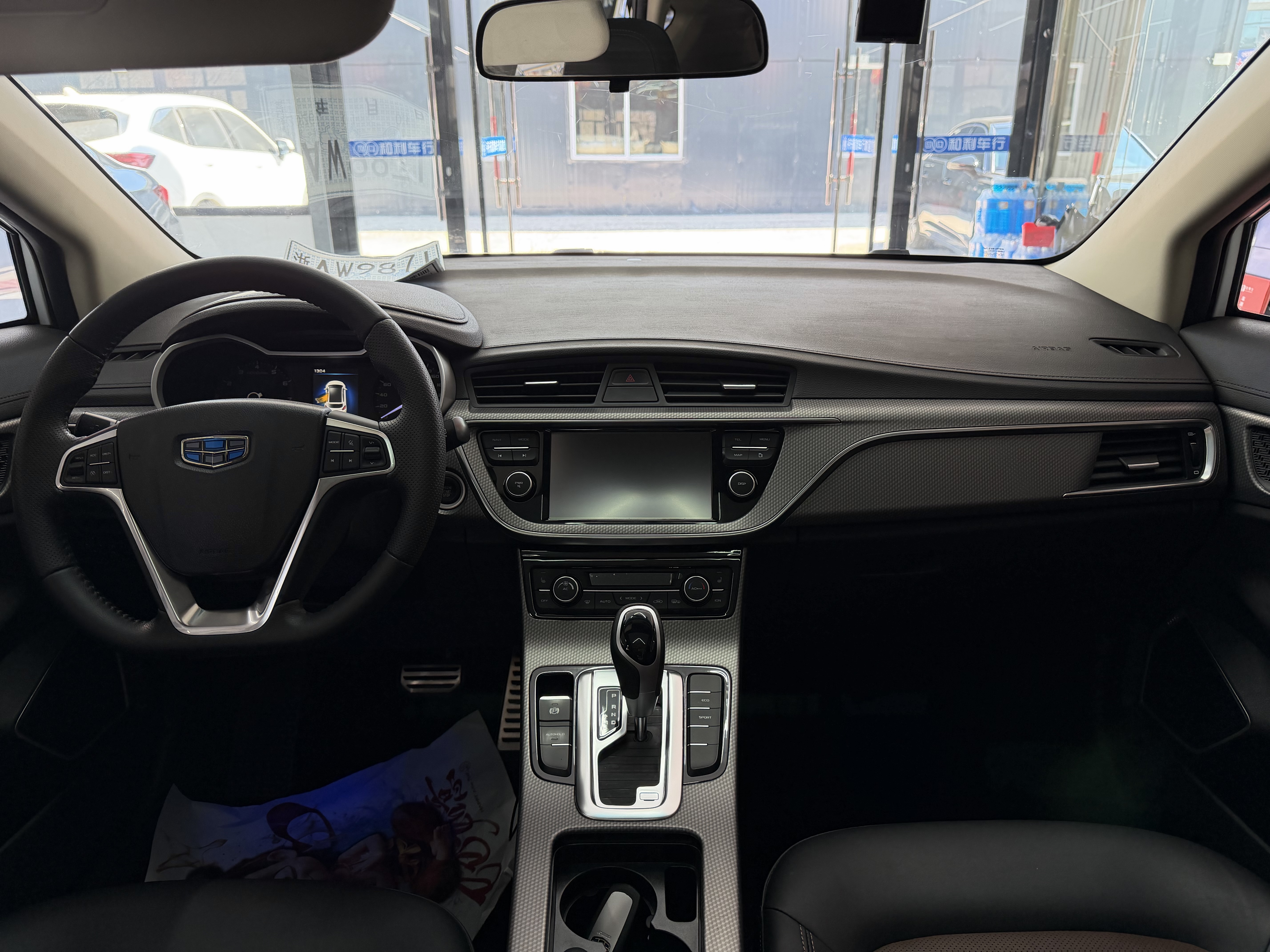 GEELY Emgrand GS 2018 car image #10