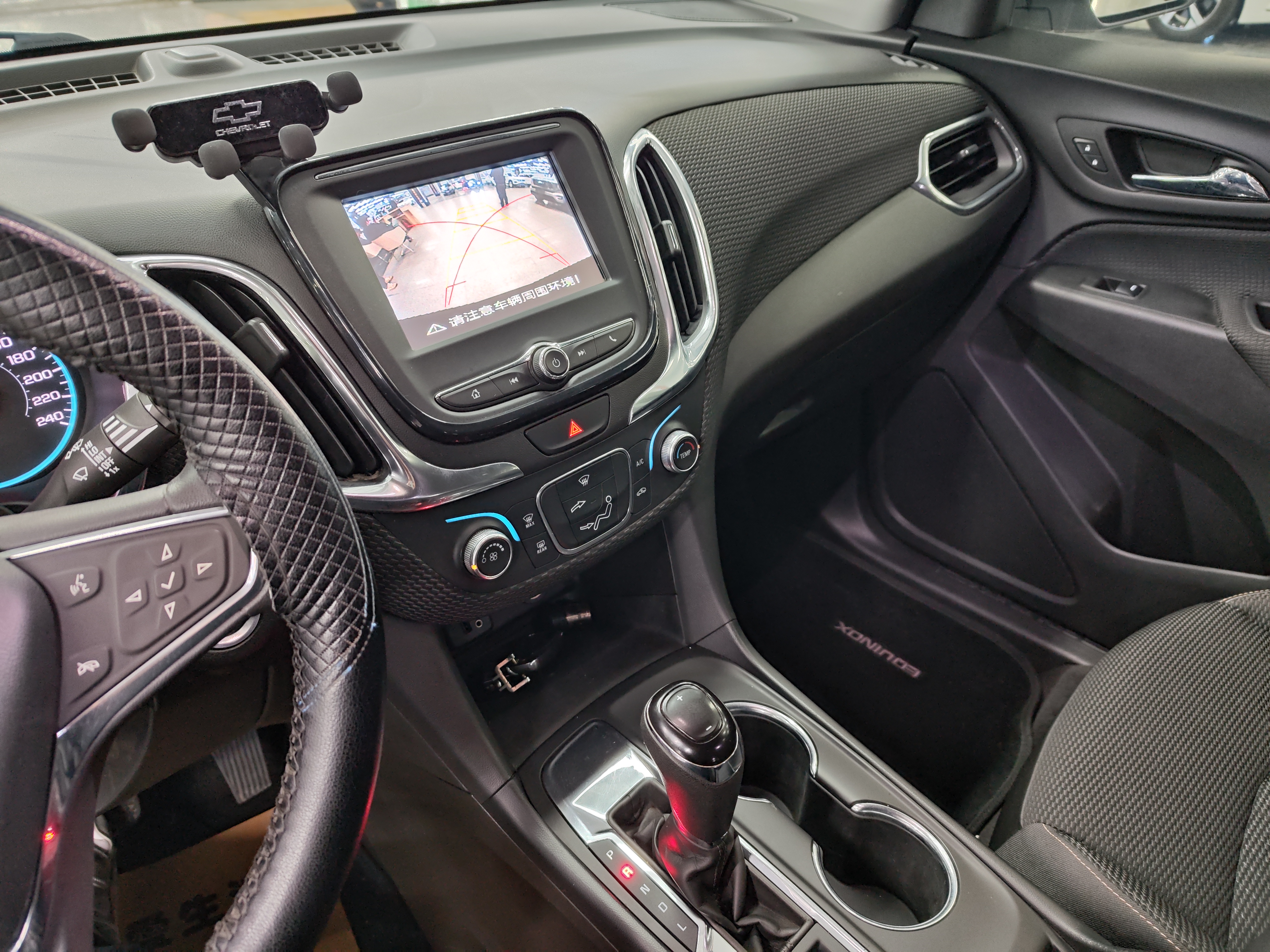 Chevrolet Equinox 2019 car image #10