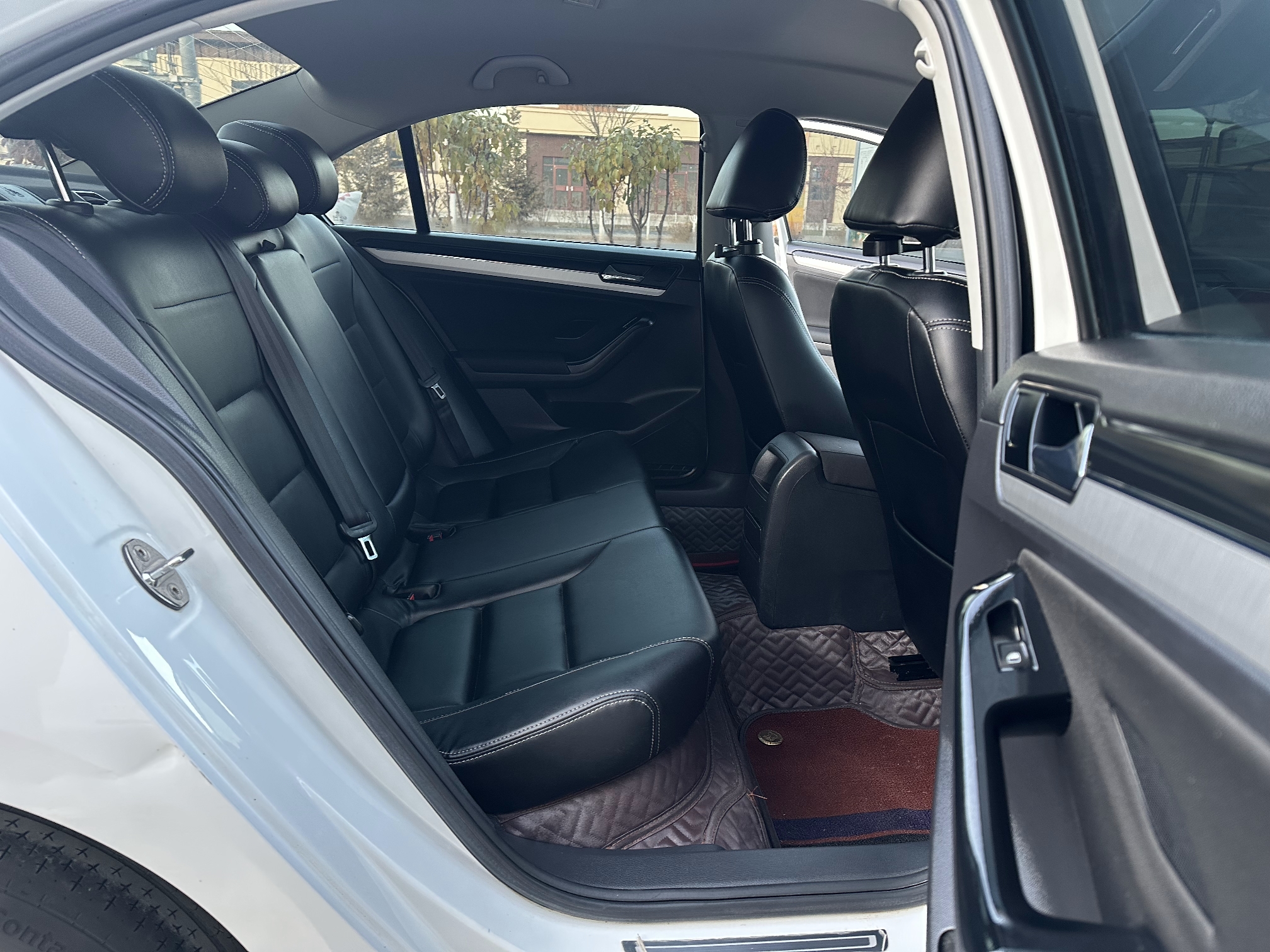 Volkswagen Sagitar 2019 immagine di auto #10