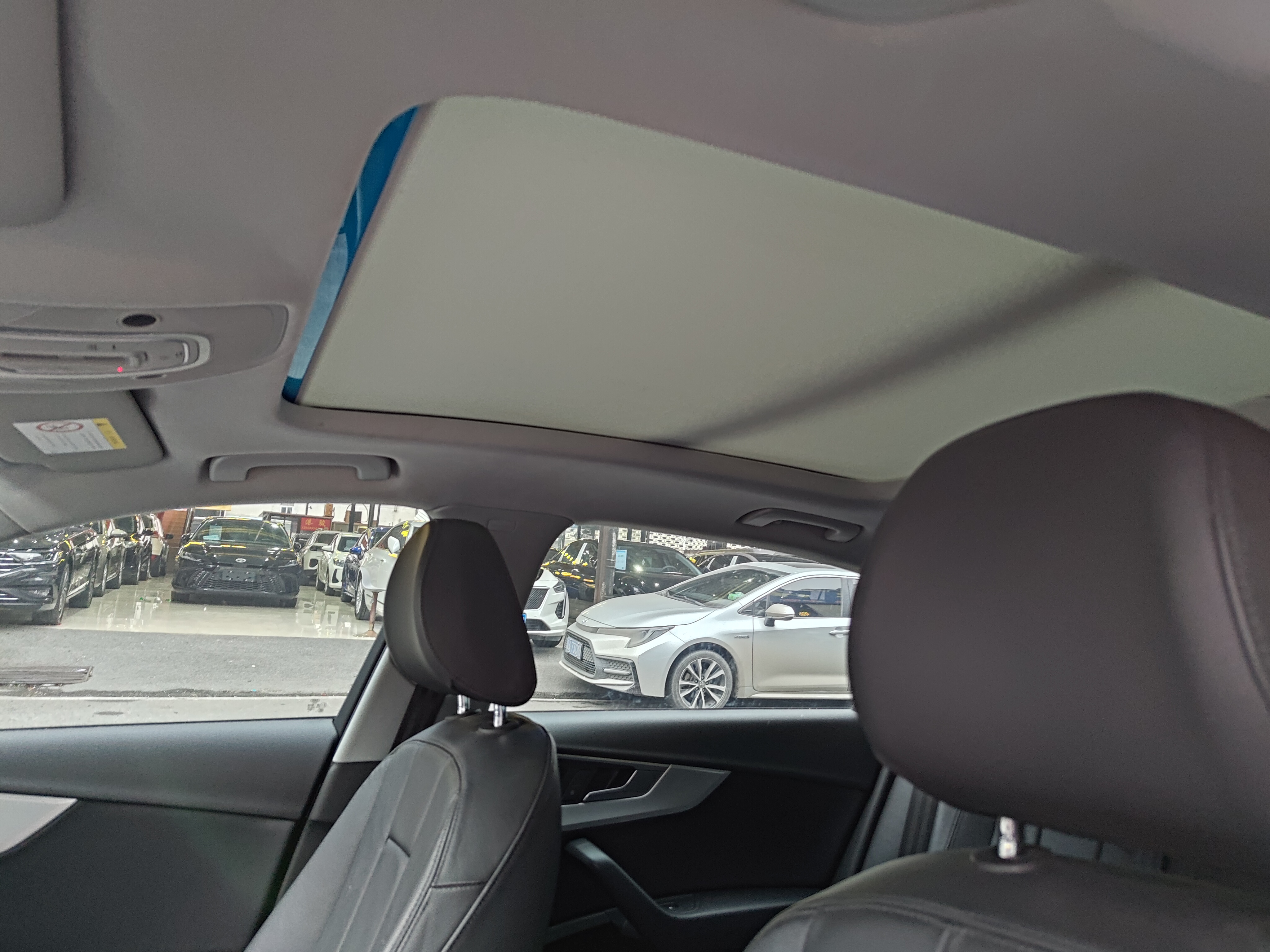 Audi A4L 2018 car image #10
