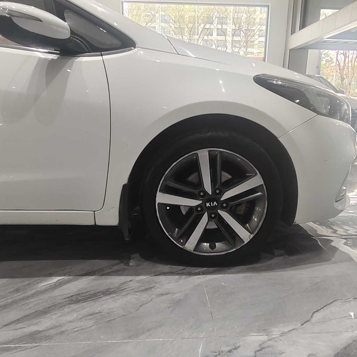 Kia K3 2018 car image #10