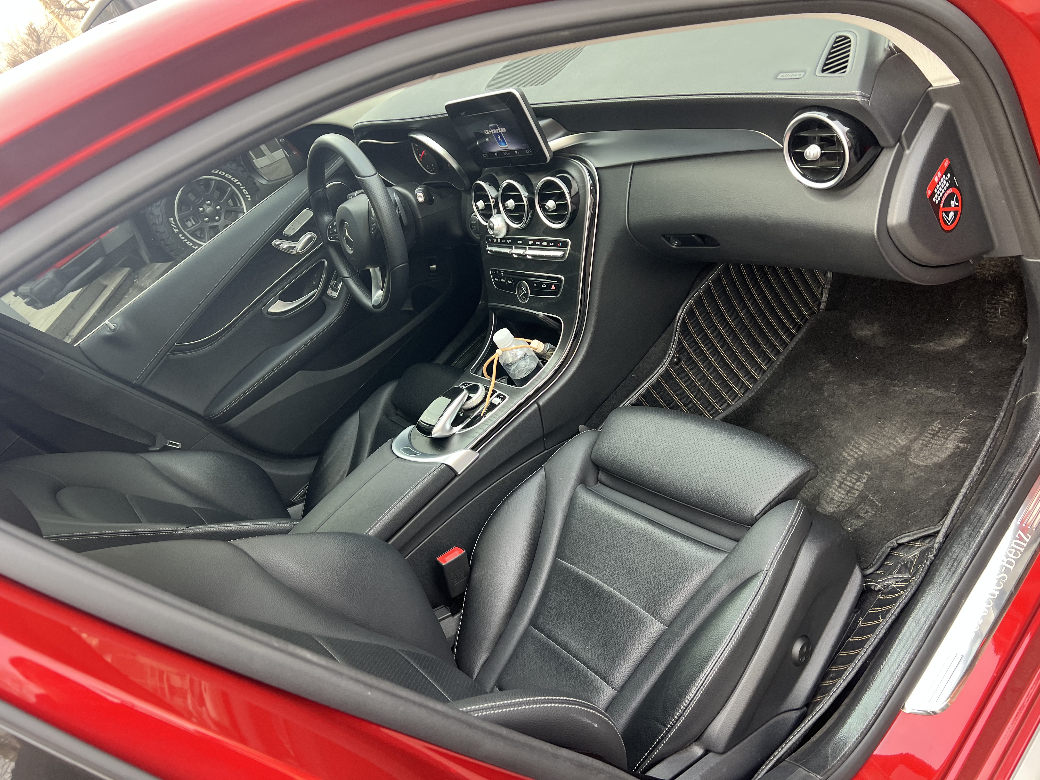 Mercedes-Benz C Class 2018 car image #10