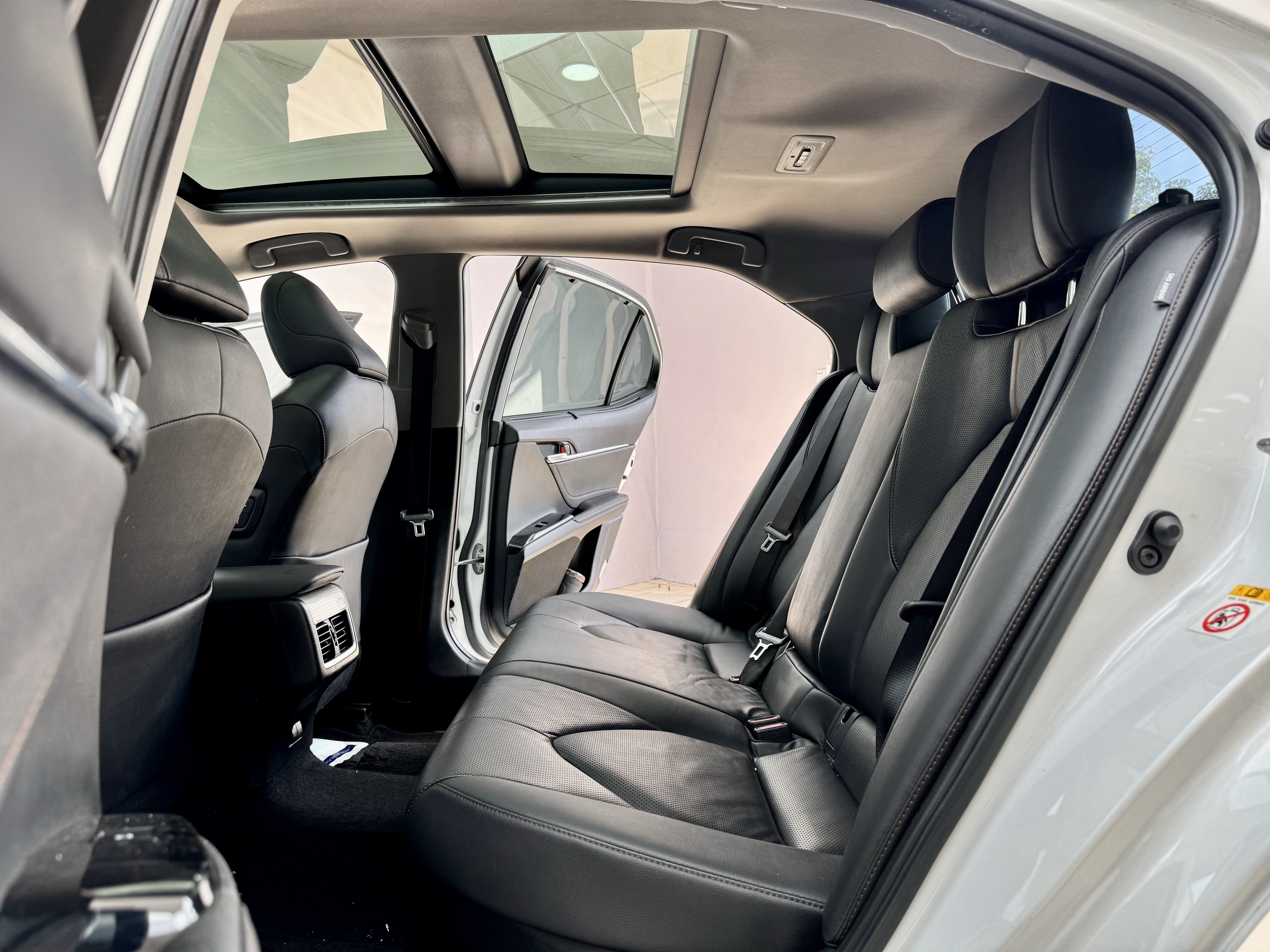 Toyota Camry 2018 car image #10