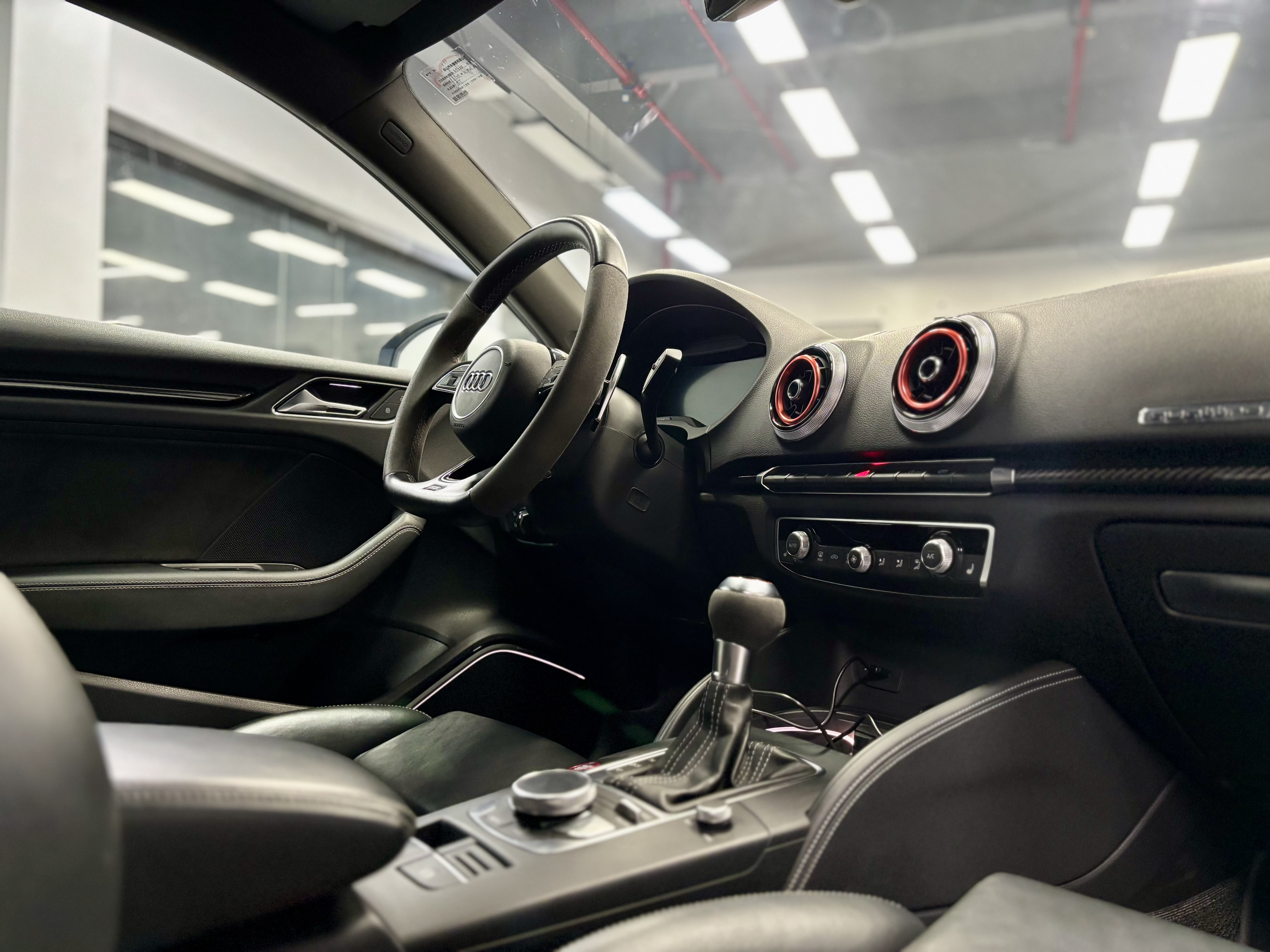 Audi RS 3 2019 صورة سيارة #10