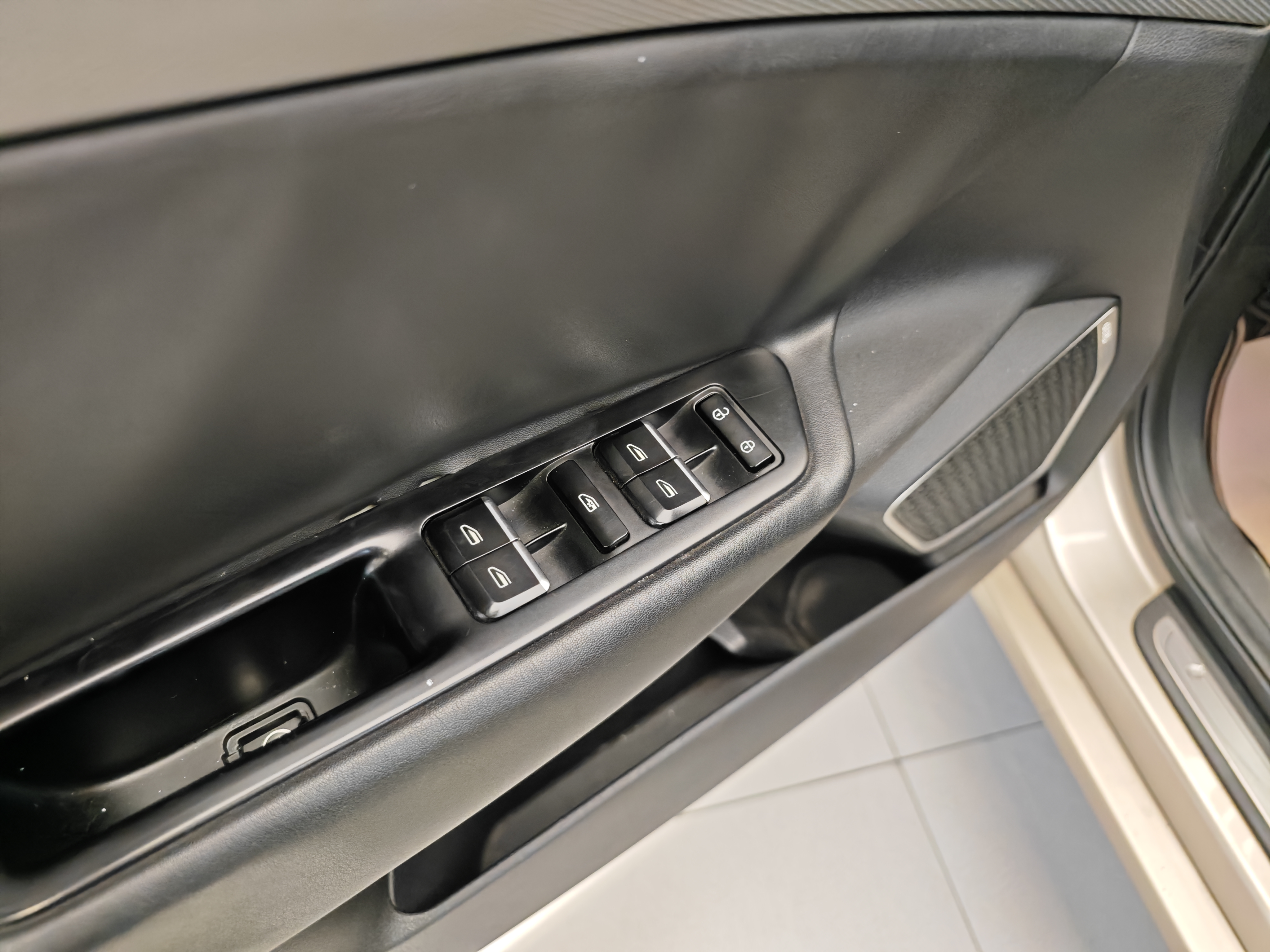 Emgrand GL 2018 immagine di auto #10