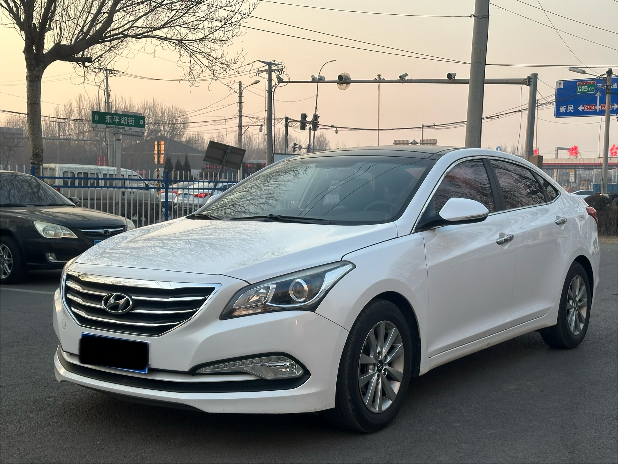 Hyundai Mistra 2015 car image #10