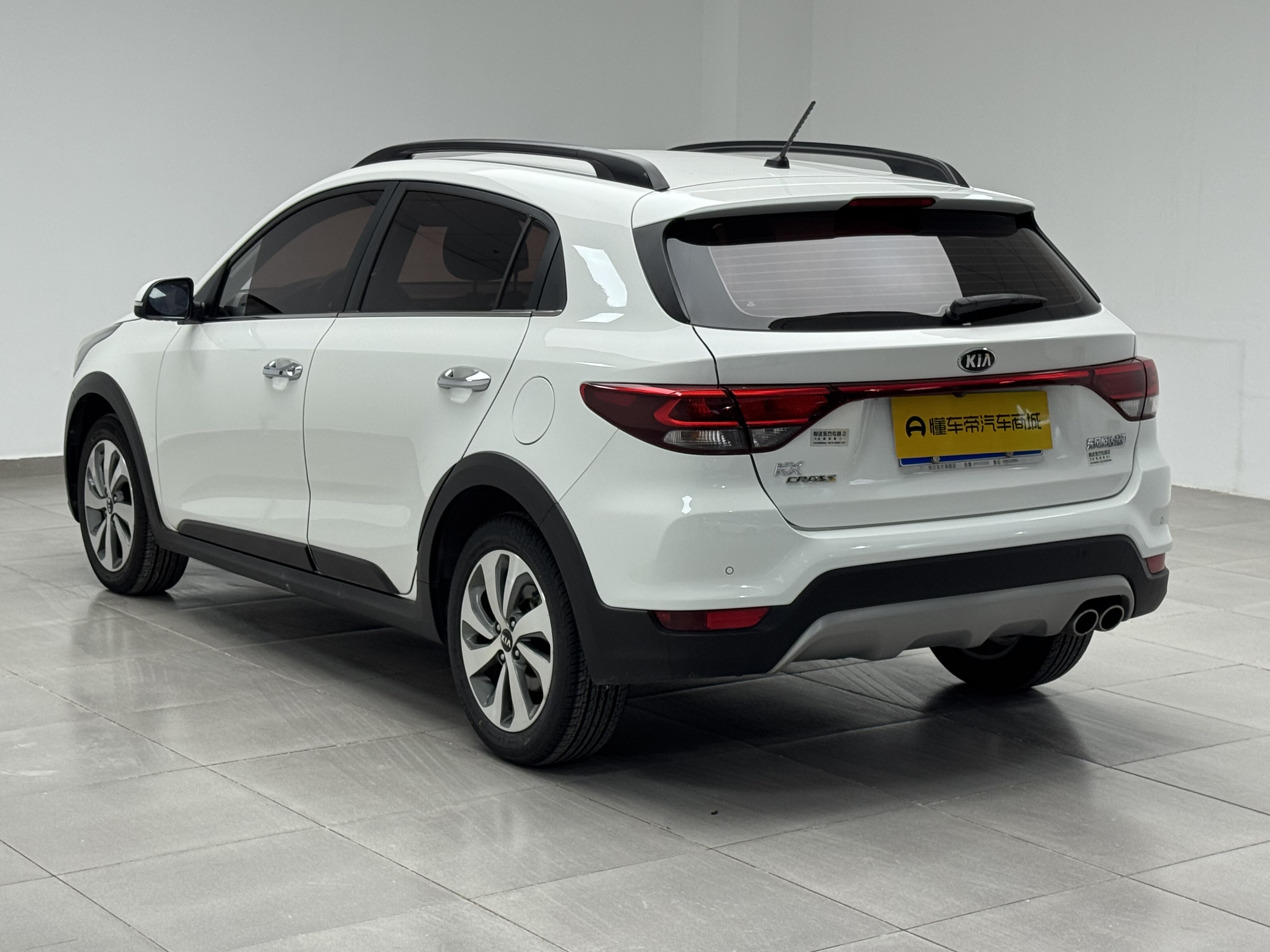 Kia Rio Cross 2018 صورة سيارة #10