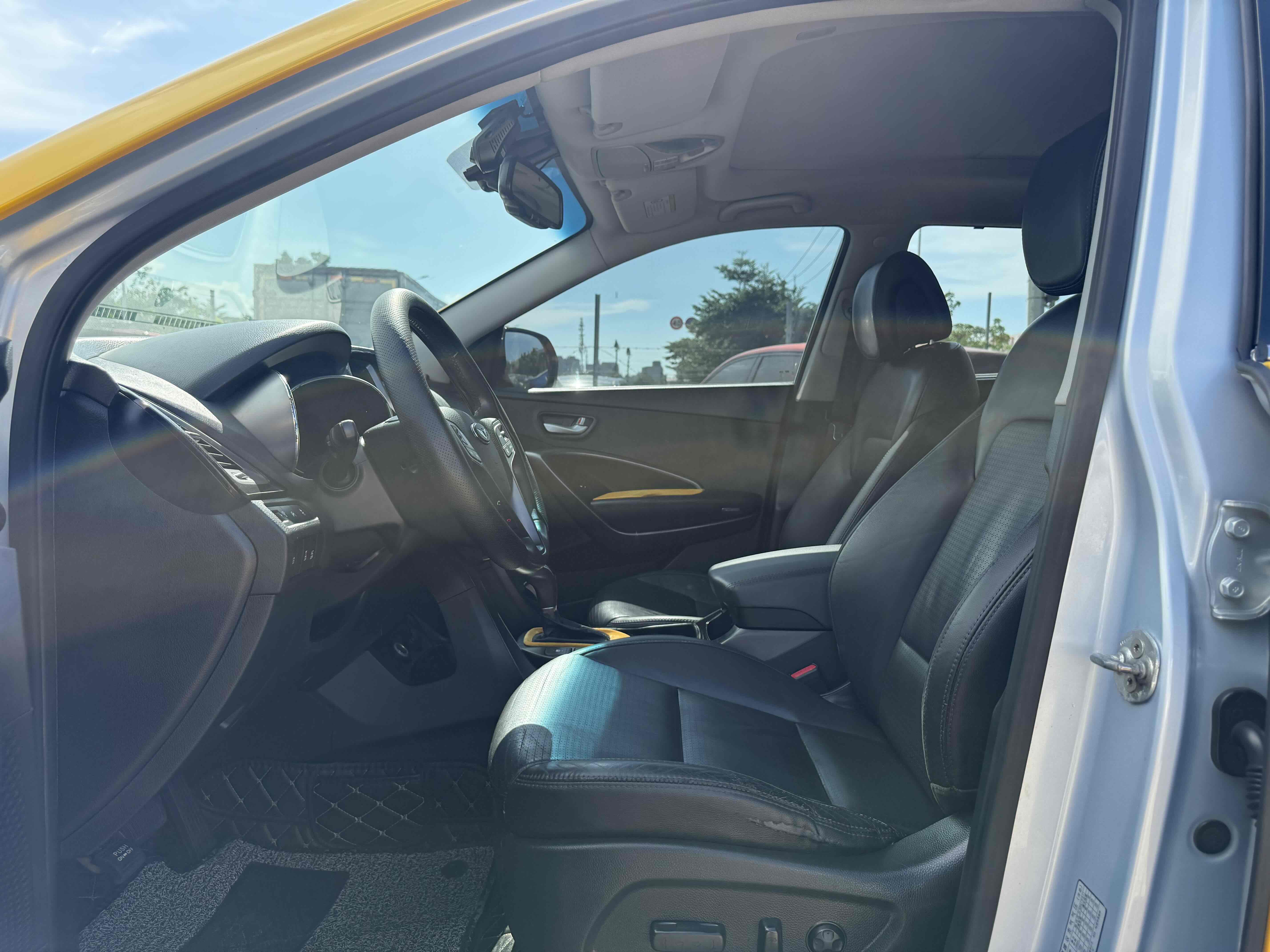 Hyundai Grand Santa Fe 2014 car image #10