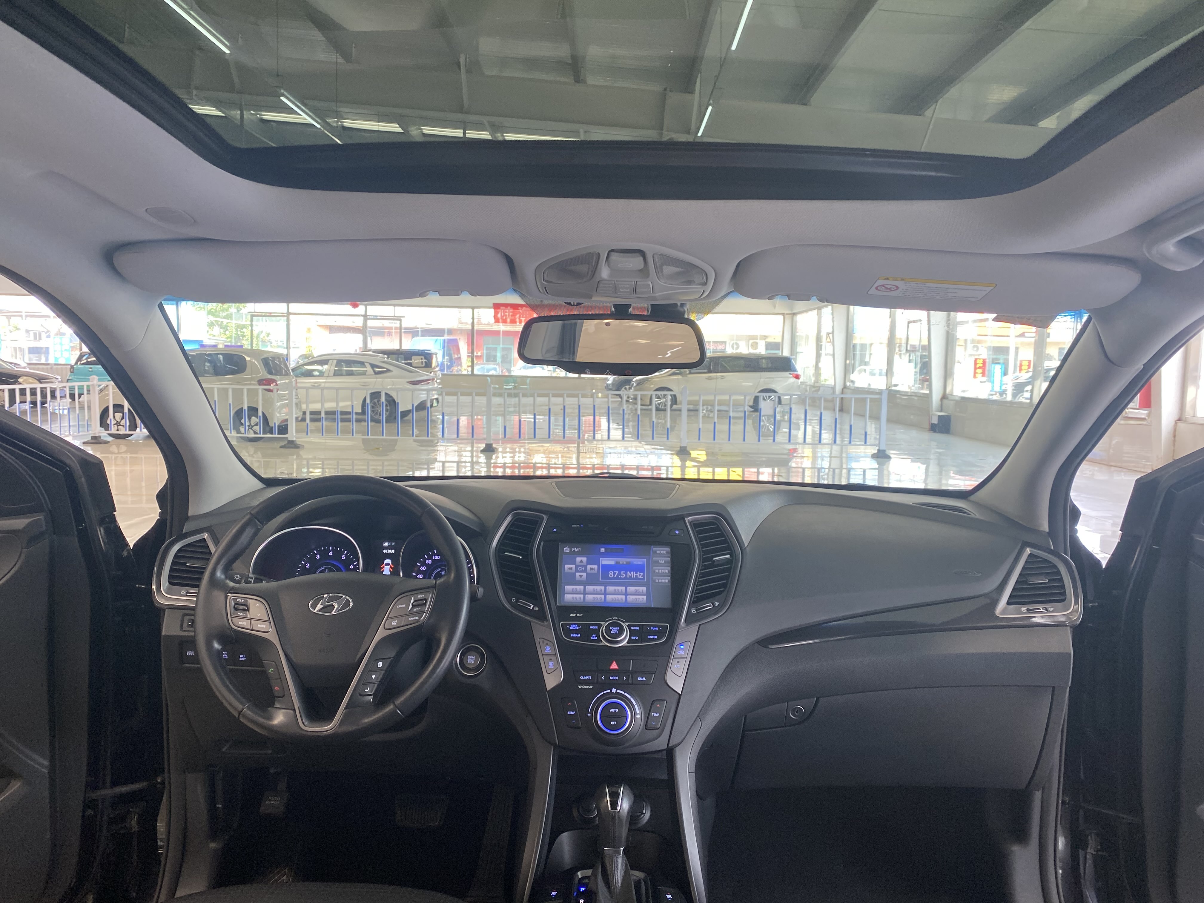 Hyundai Grand Santa Fe 2013 car image #10