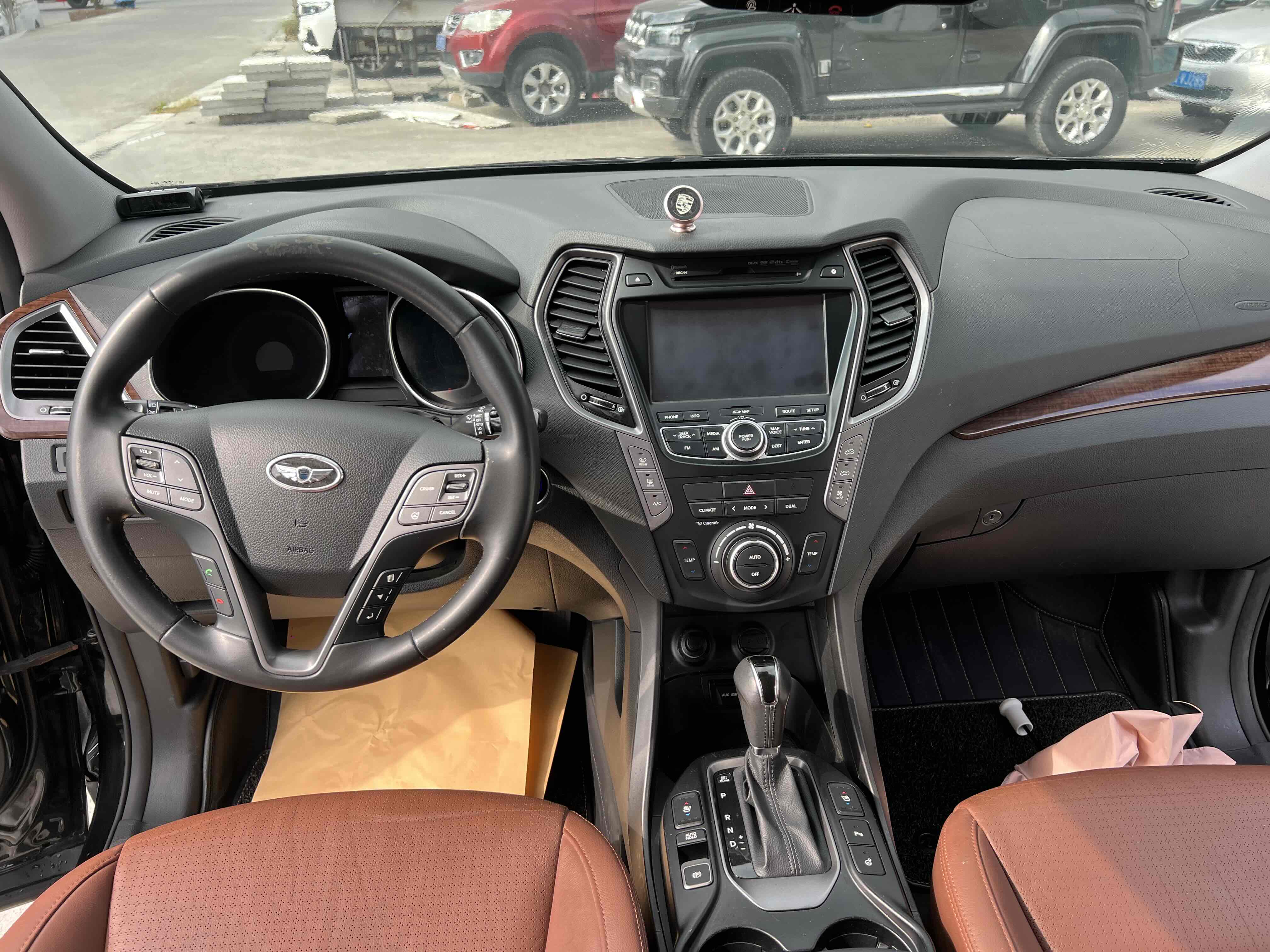 Hyundai Grand Santa Fe 2014 car image #10