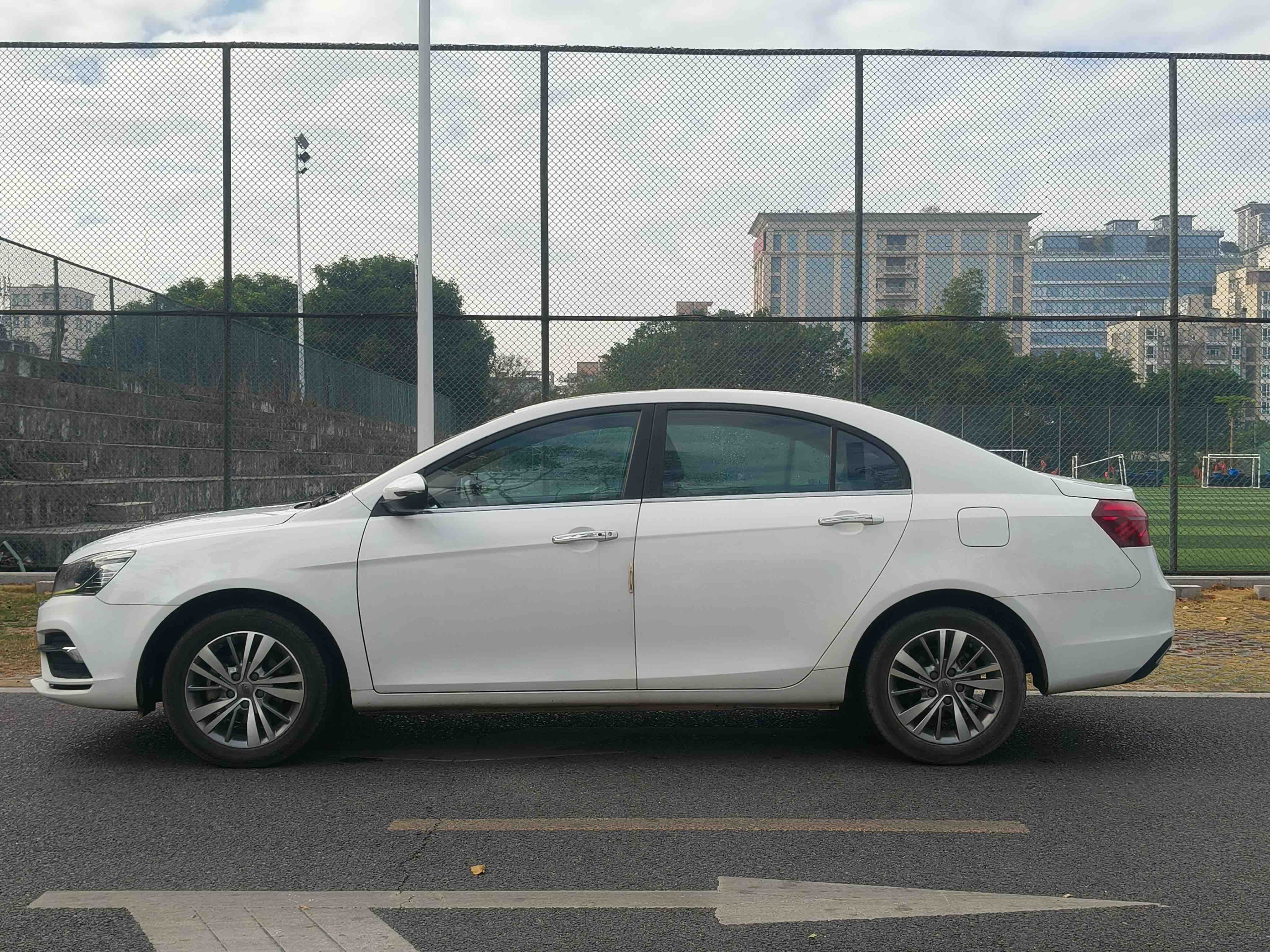 Emgrand 2018 #10 Emgrand 2018 car image #10