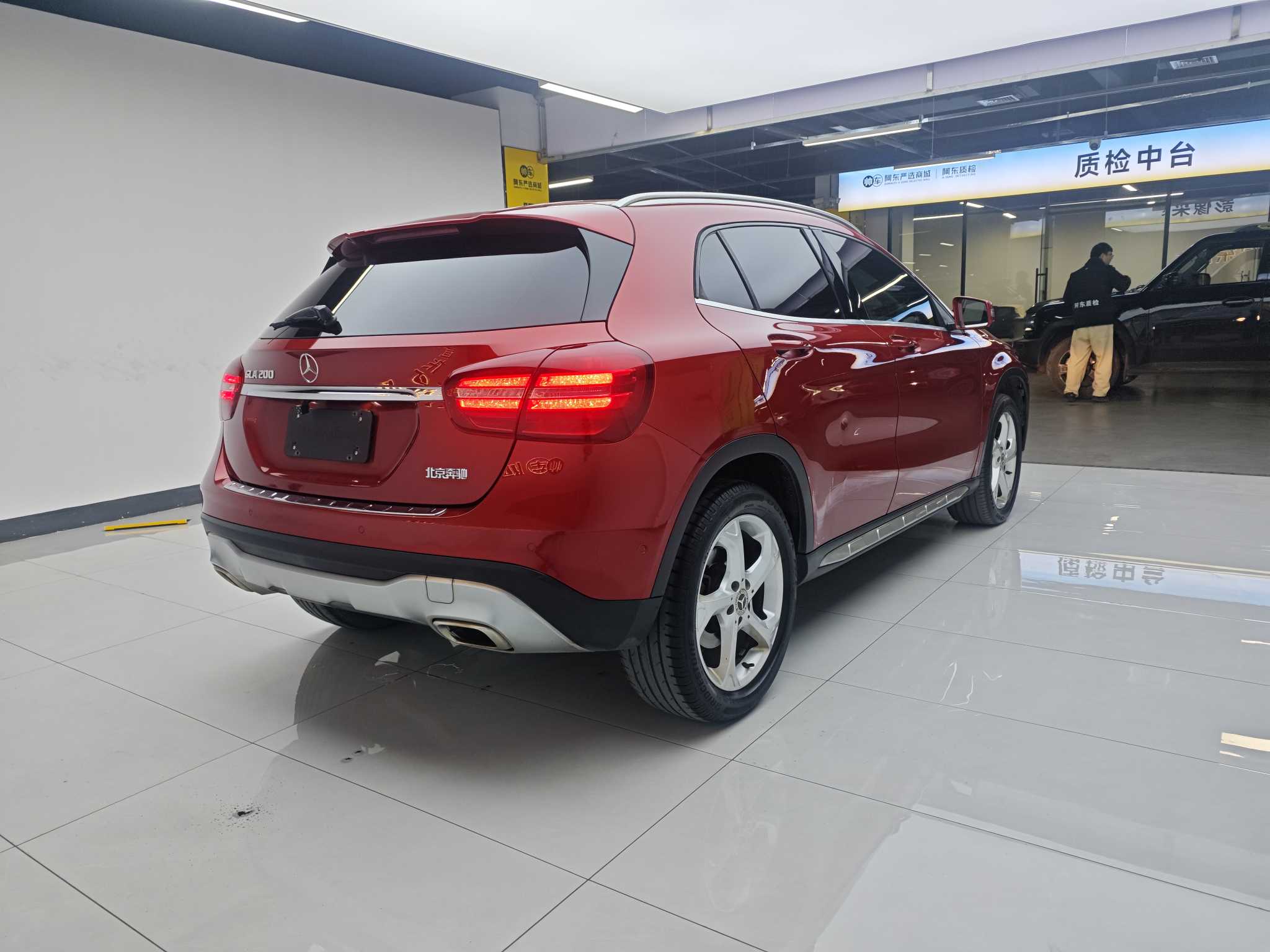 Mercedes-Benz GLA Class 2019 car image #10