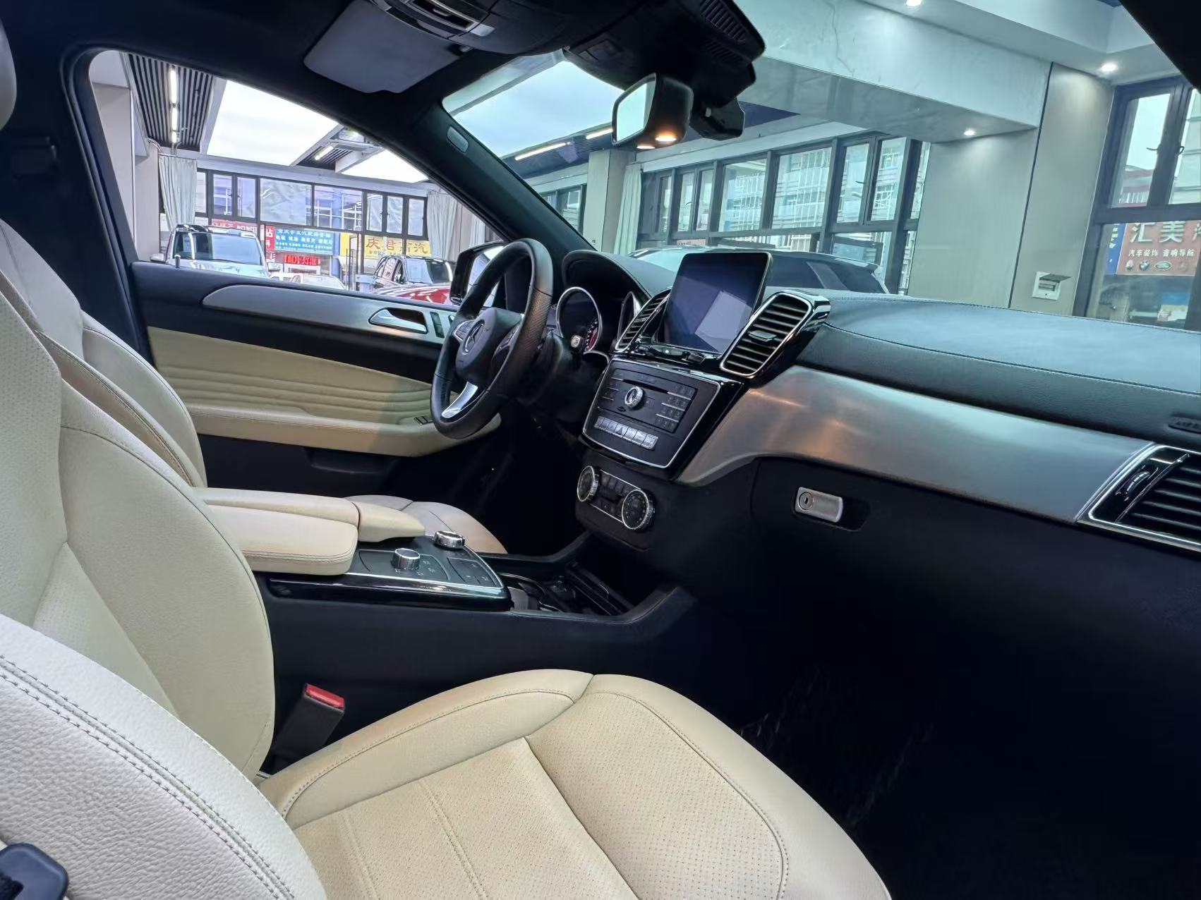 Mercedes-Benz GLE Coupe 2019 #10 Mercedes-Benz GLE Coupe 2019 car image #10