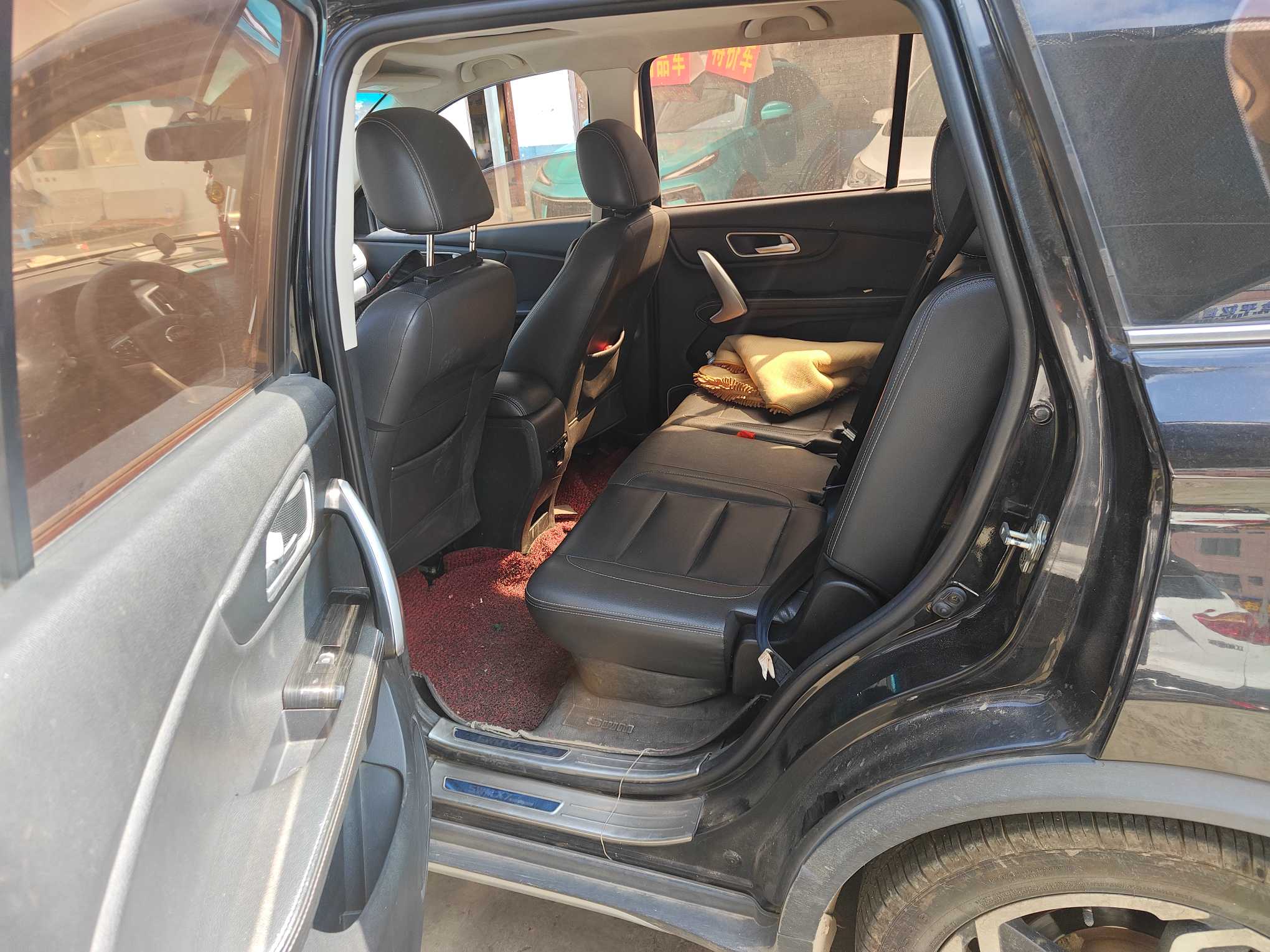 SWM X7 2017 car image #10