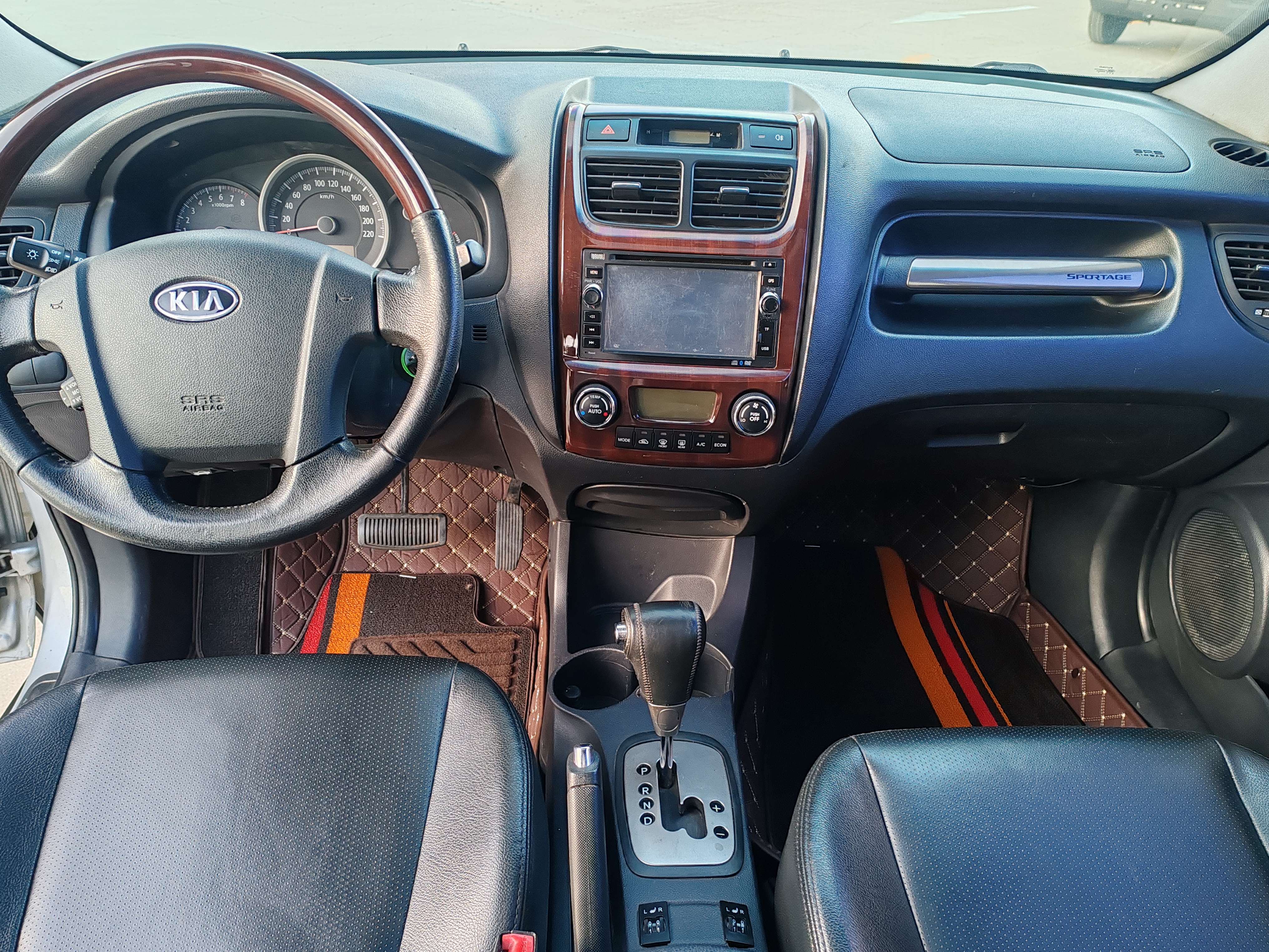 起亚 狮跑 2010 汽车图片 #10