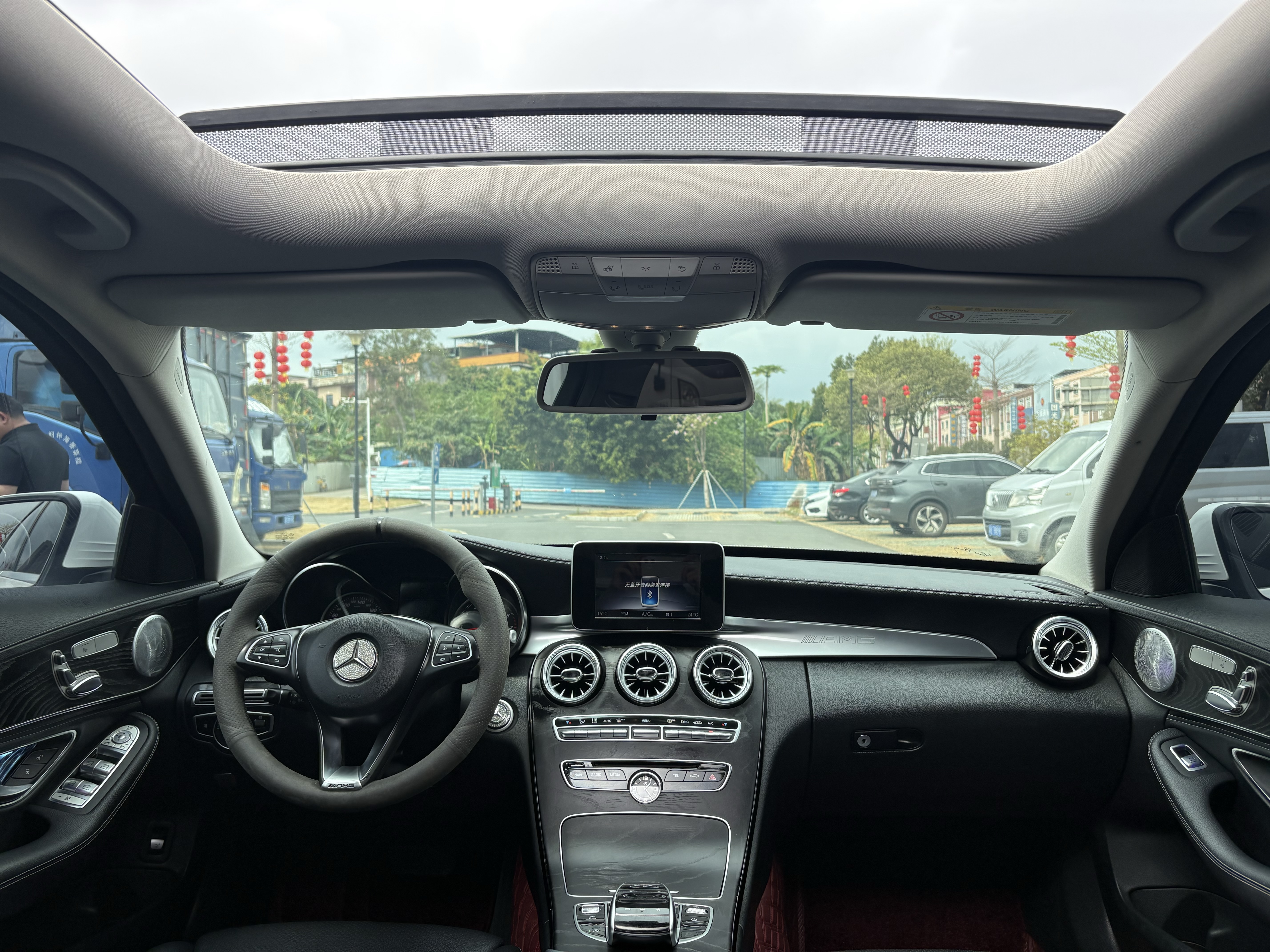 Mercedes-Benz C Class 2018 car image #10