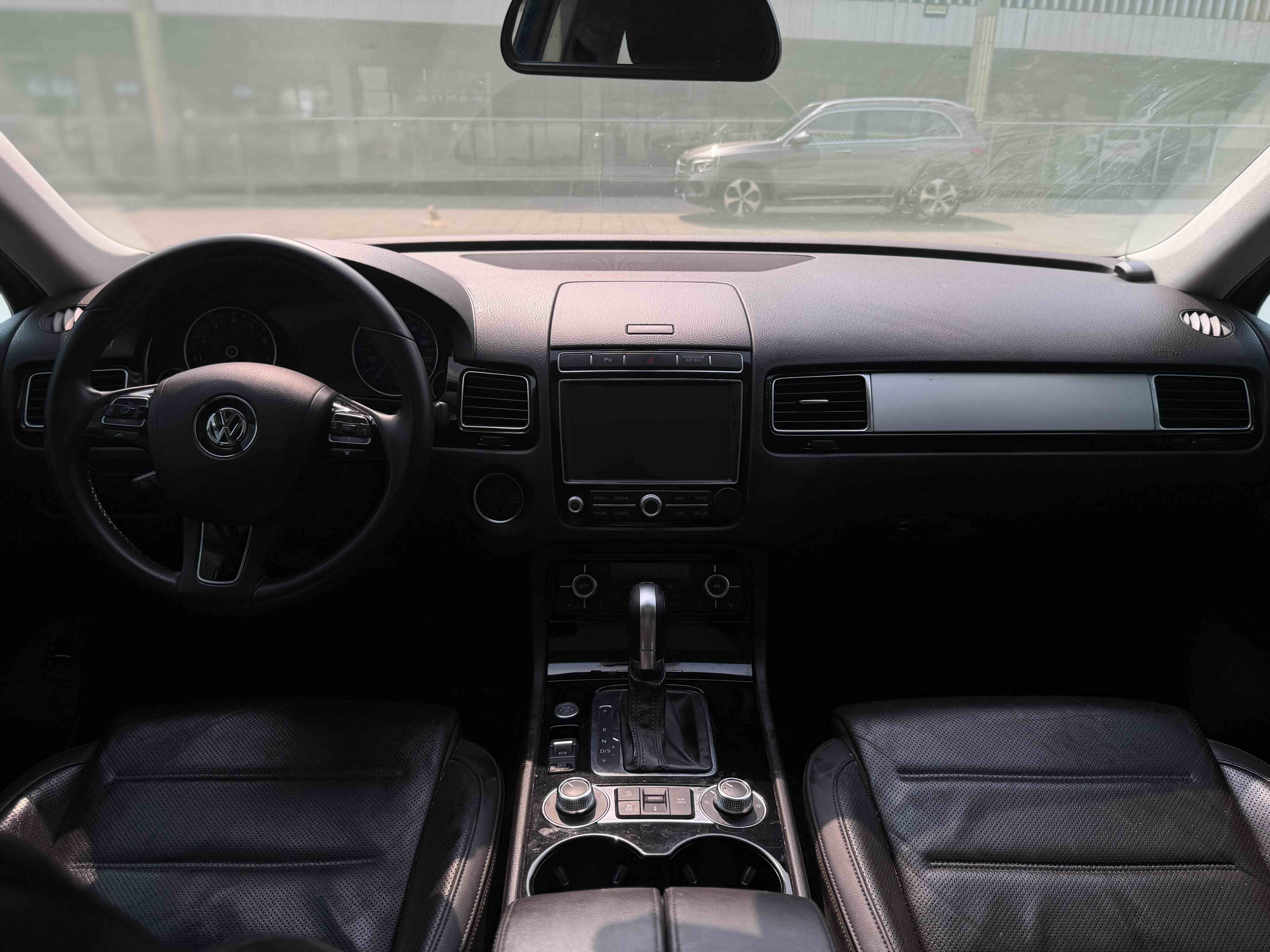 Volkswagen Touareg 2018 immagine di auto #10