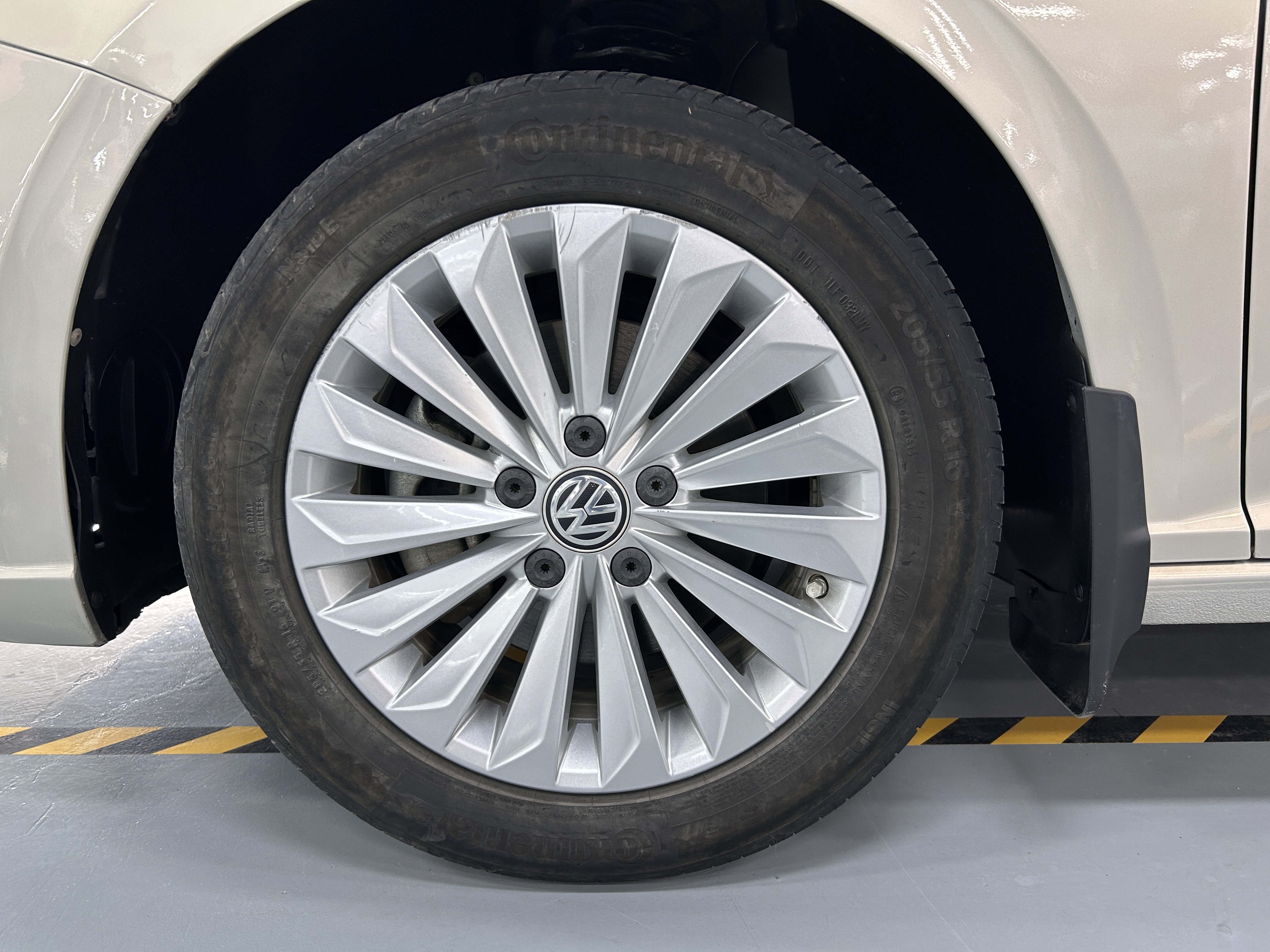 Volkswagen Lavida 2018 car image #10