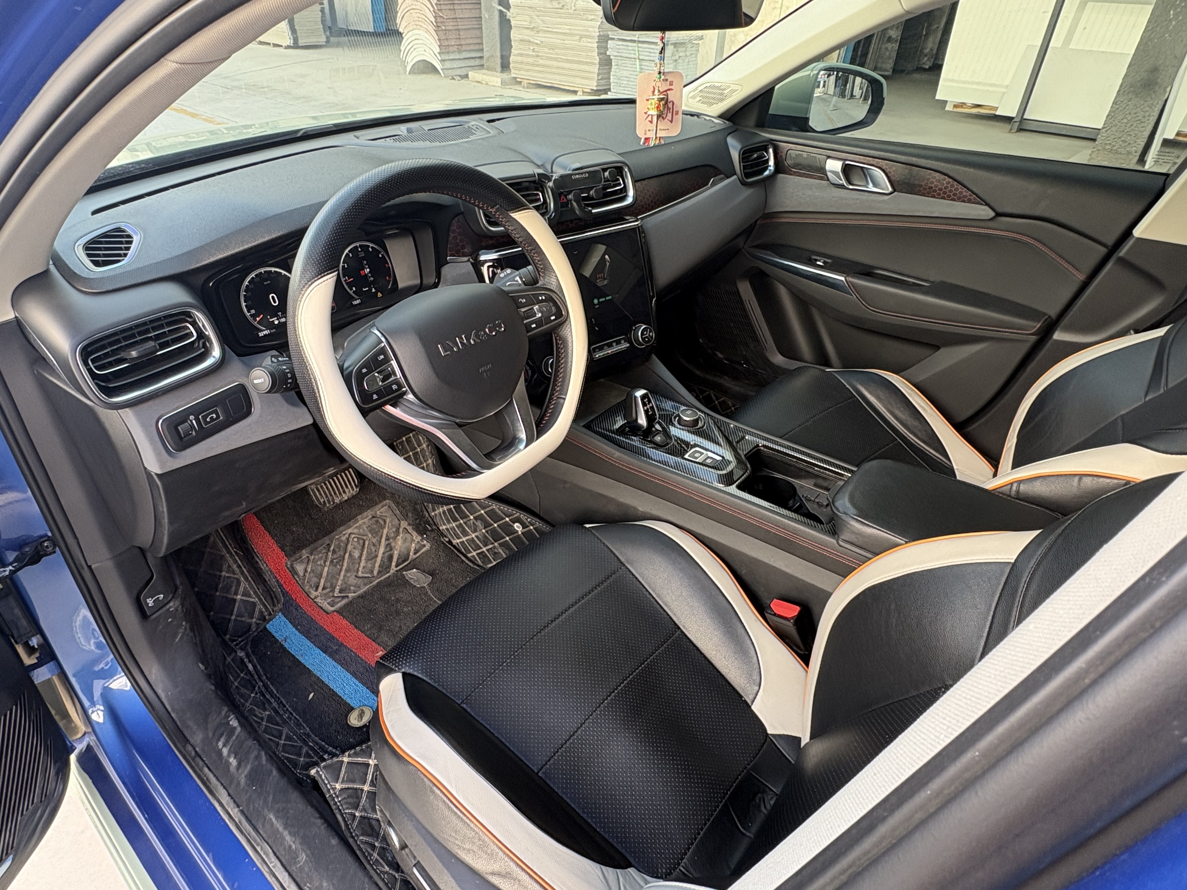 Lynk & Co 02 2019 #10 Lynk & Co 02 2019 car image #10