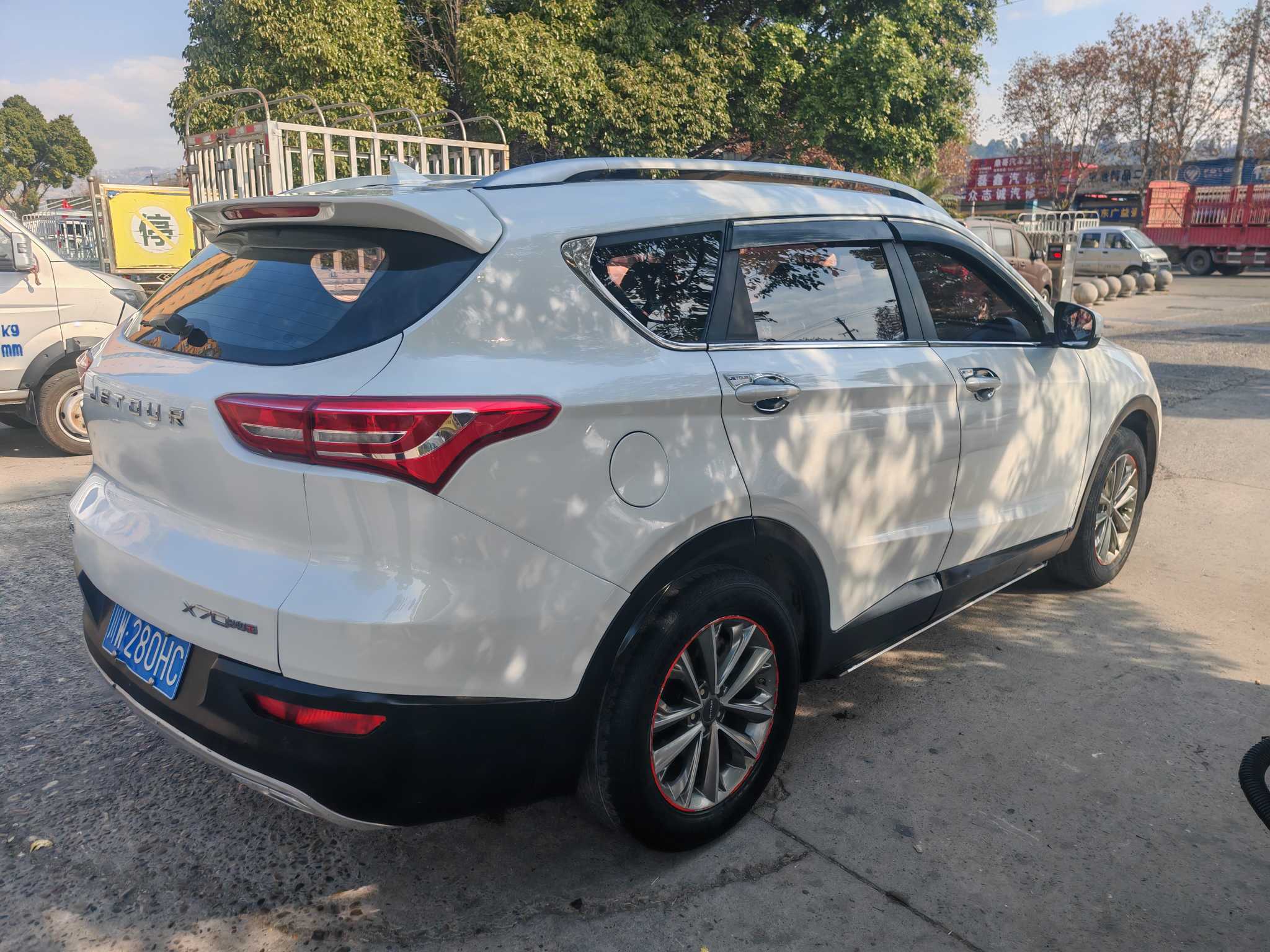 X70 2018 car image #10
