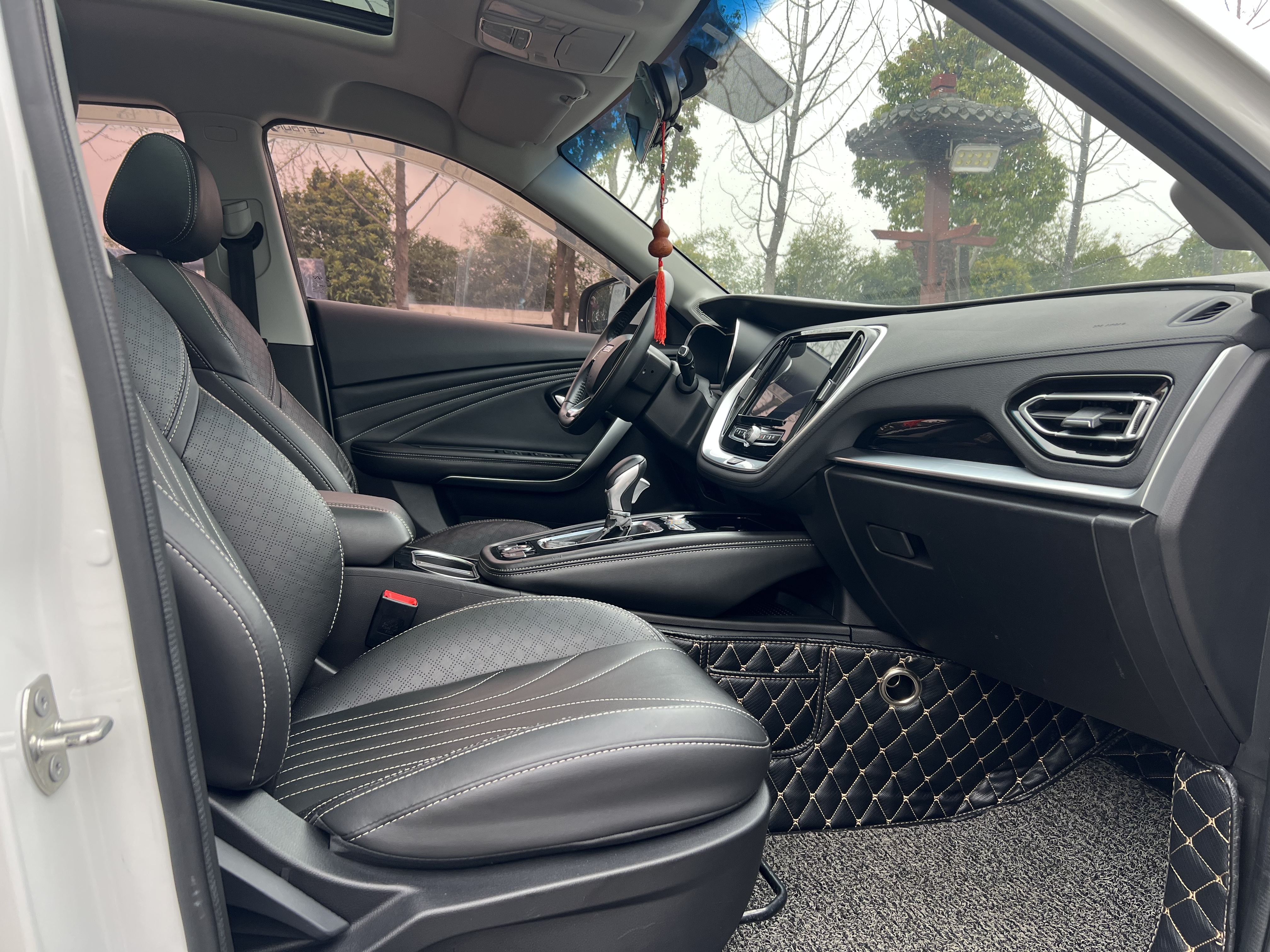 X70 2018 #10 X70 2018 car image #10