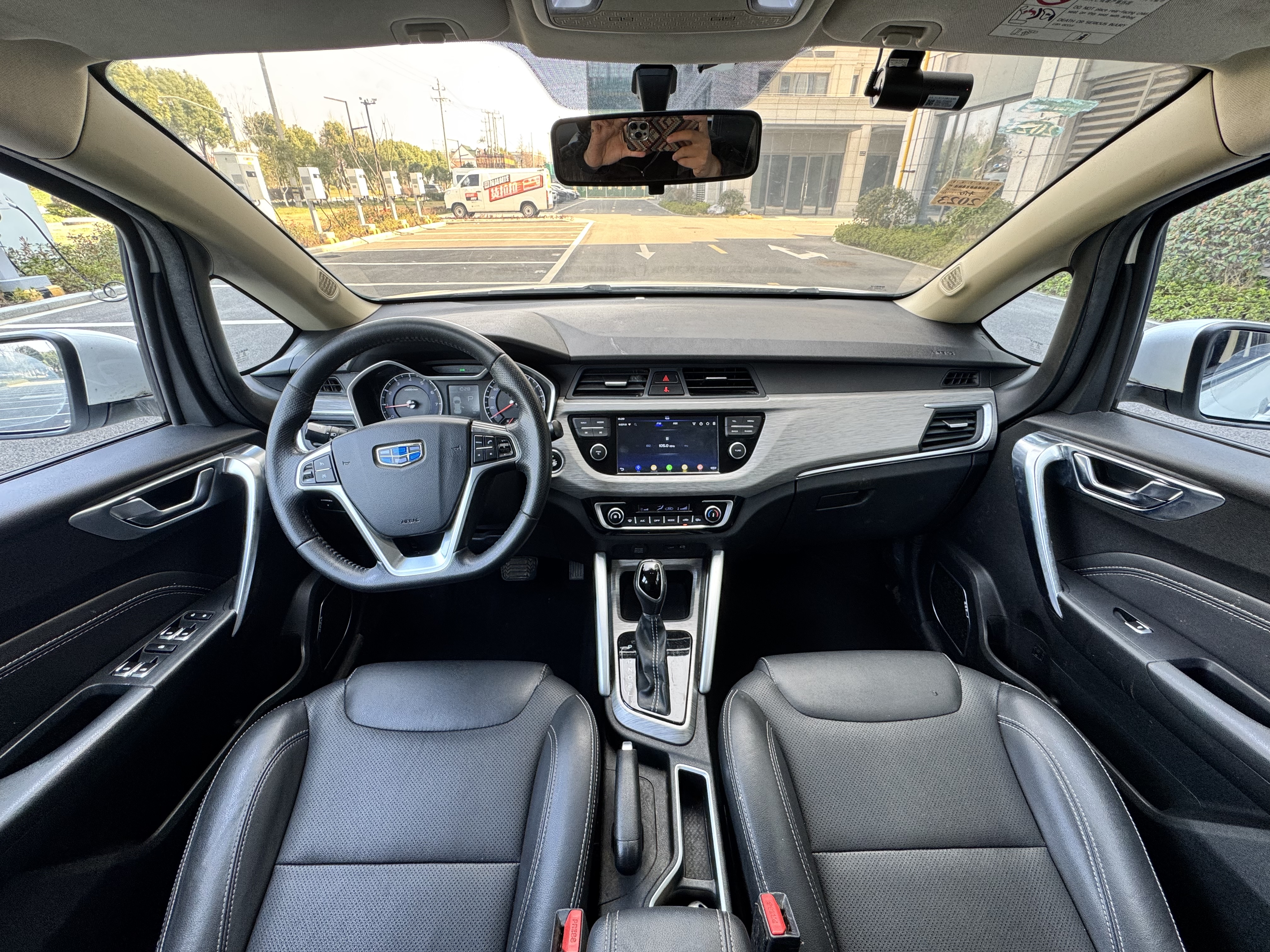 Vision X3 2019 car image #10