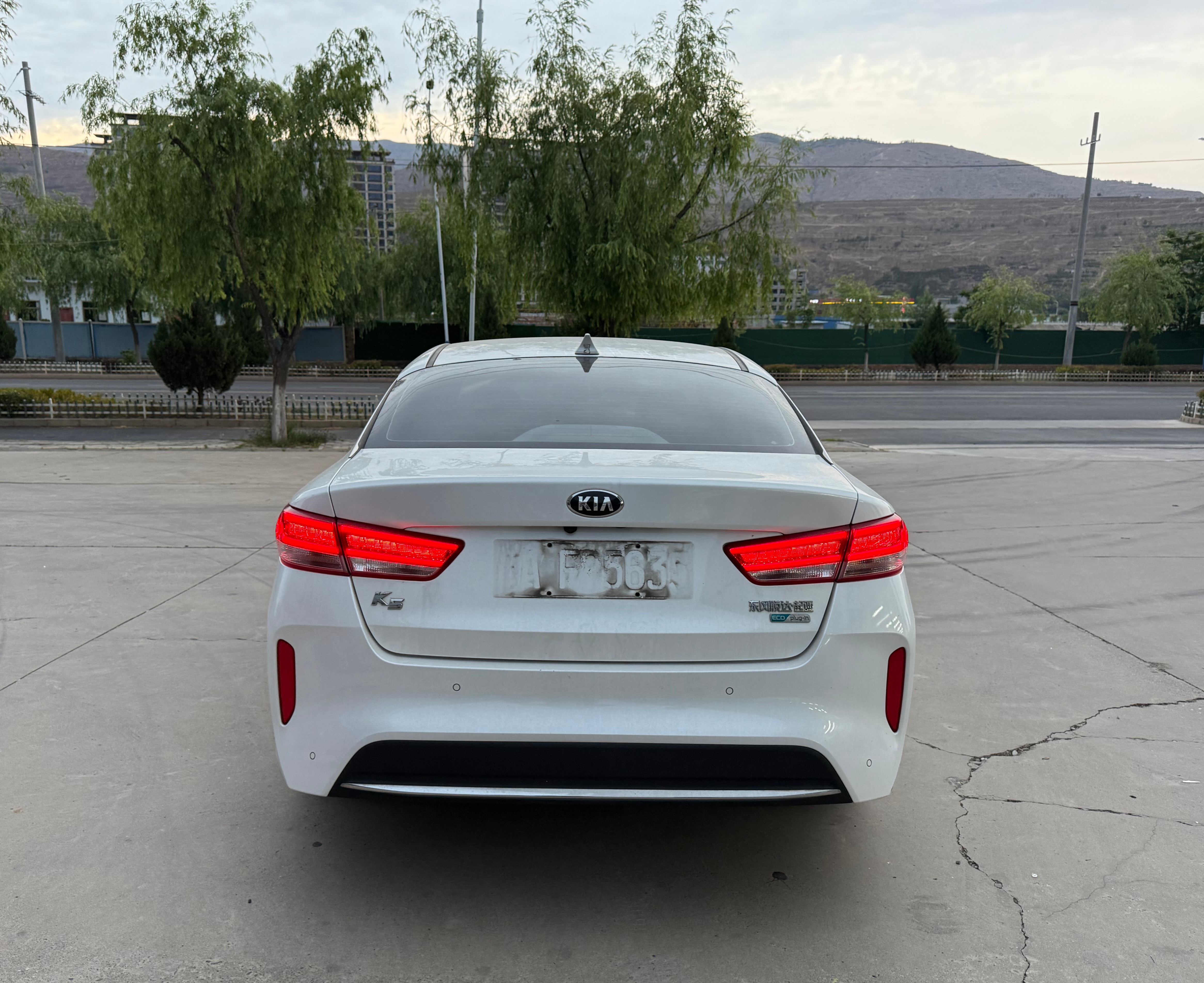 起亚 起亚K5新能源 2018 汽车图片 #10