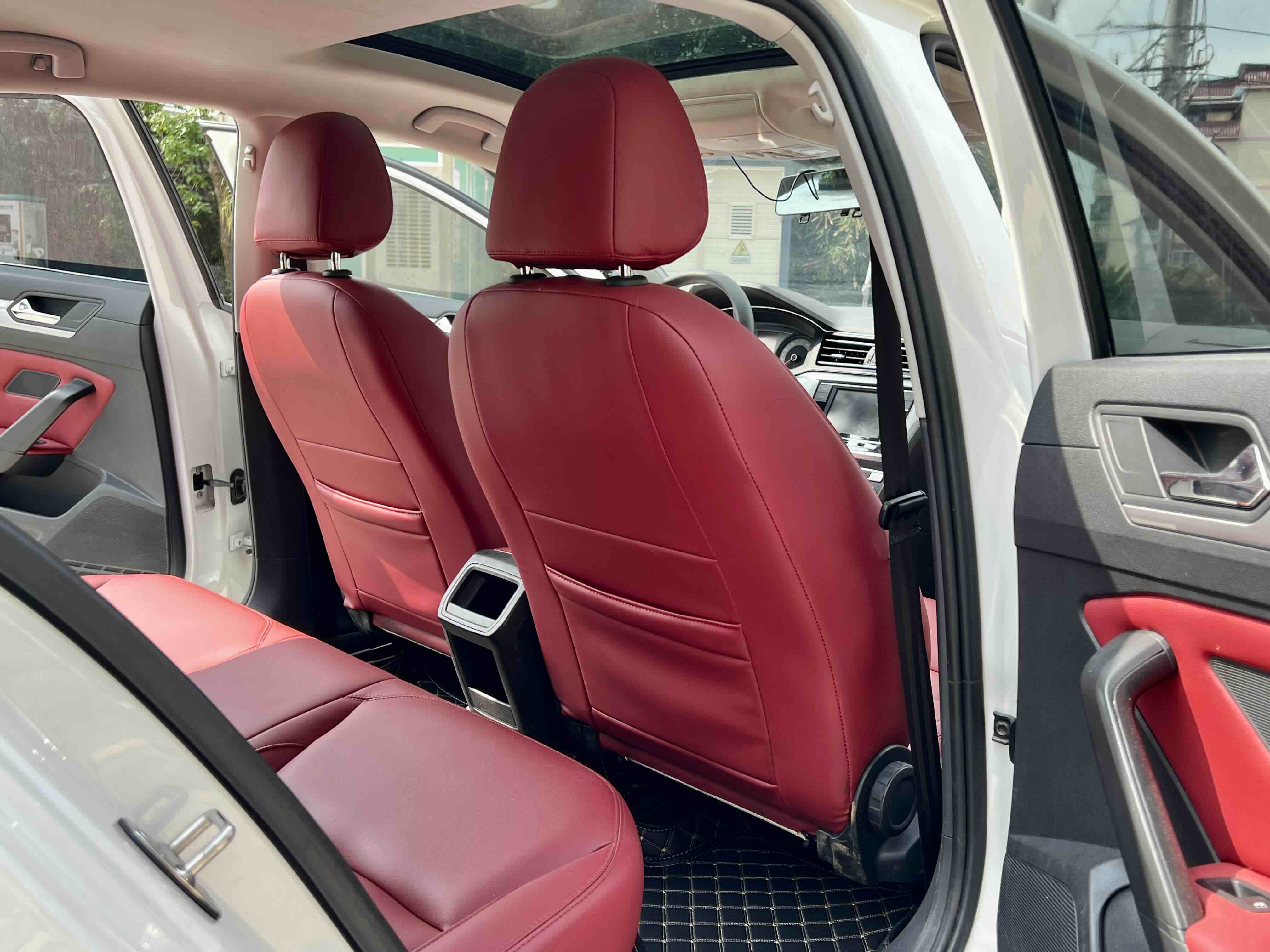 Volkswagen Lamando 2019 immagine di auto #10