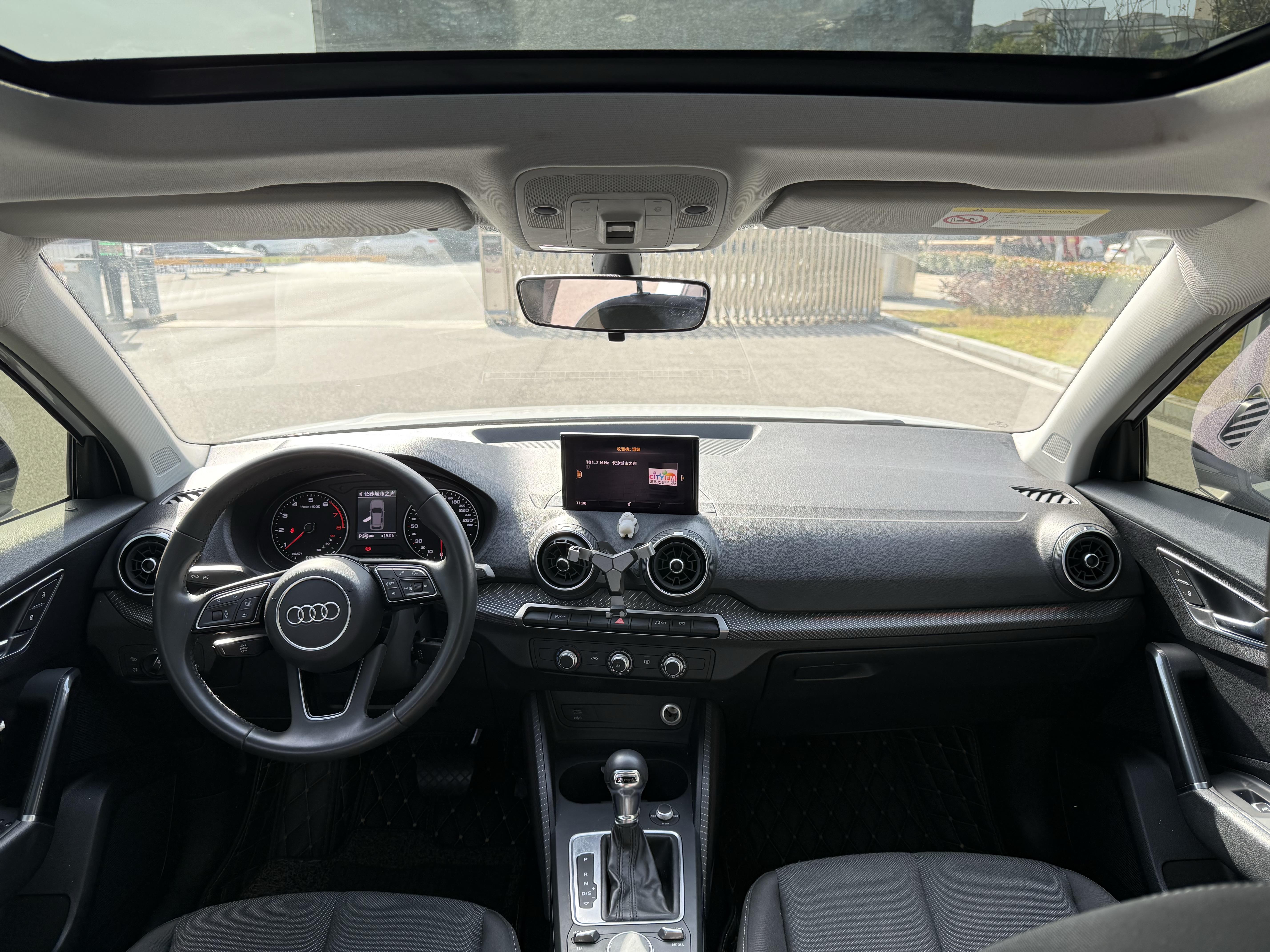 Audi Q2L 2019 #10 Audi Q2L 2019 car image #10