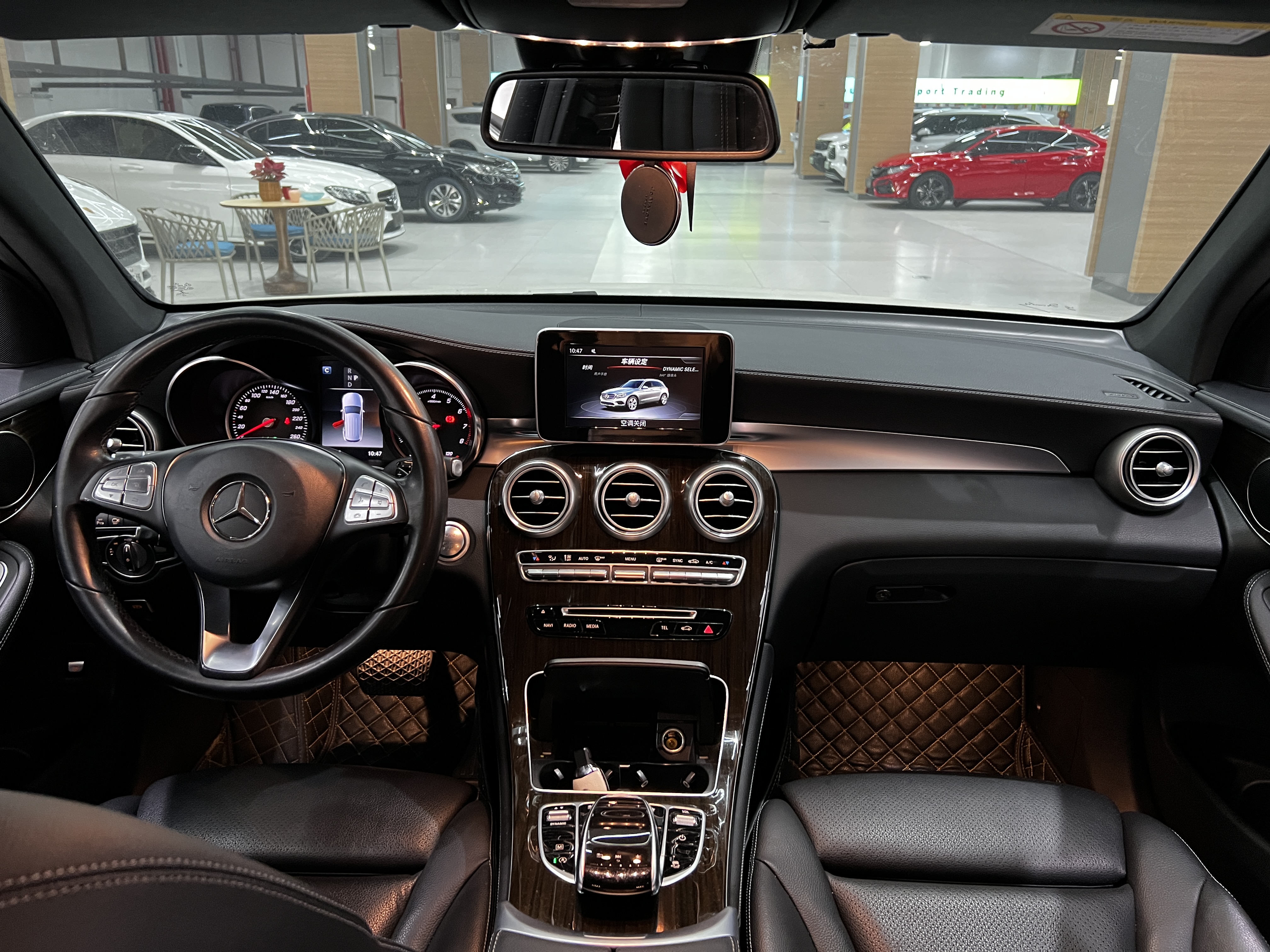 Mercedes-Benz GLC Class 2018 car image #10