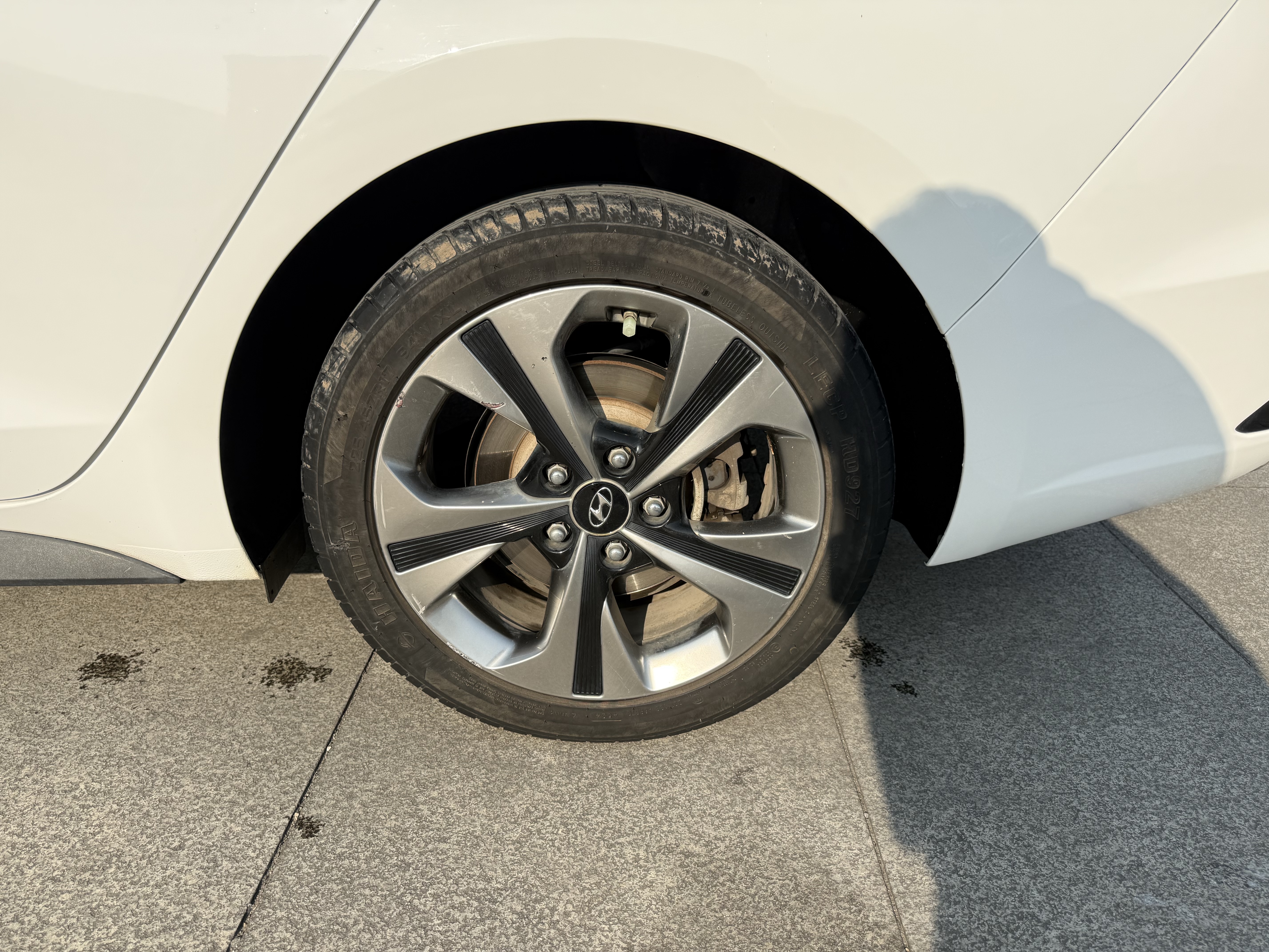 Hyundai Lafesta 2019 #10 Hyundai Lafesta 2019 car image #10