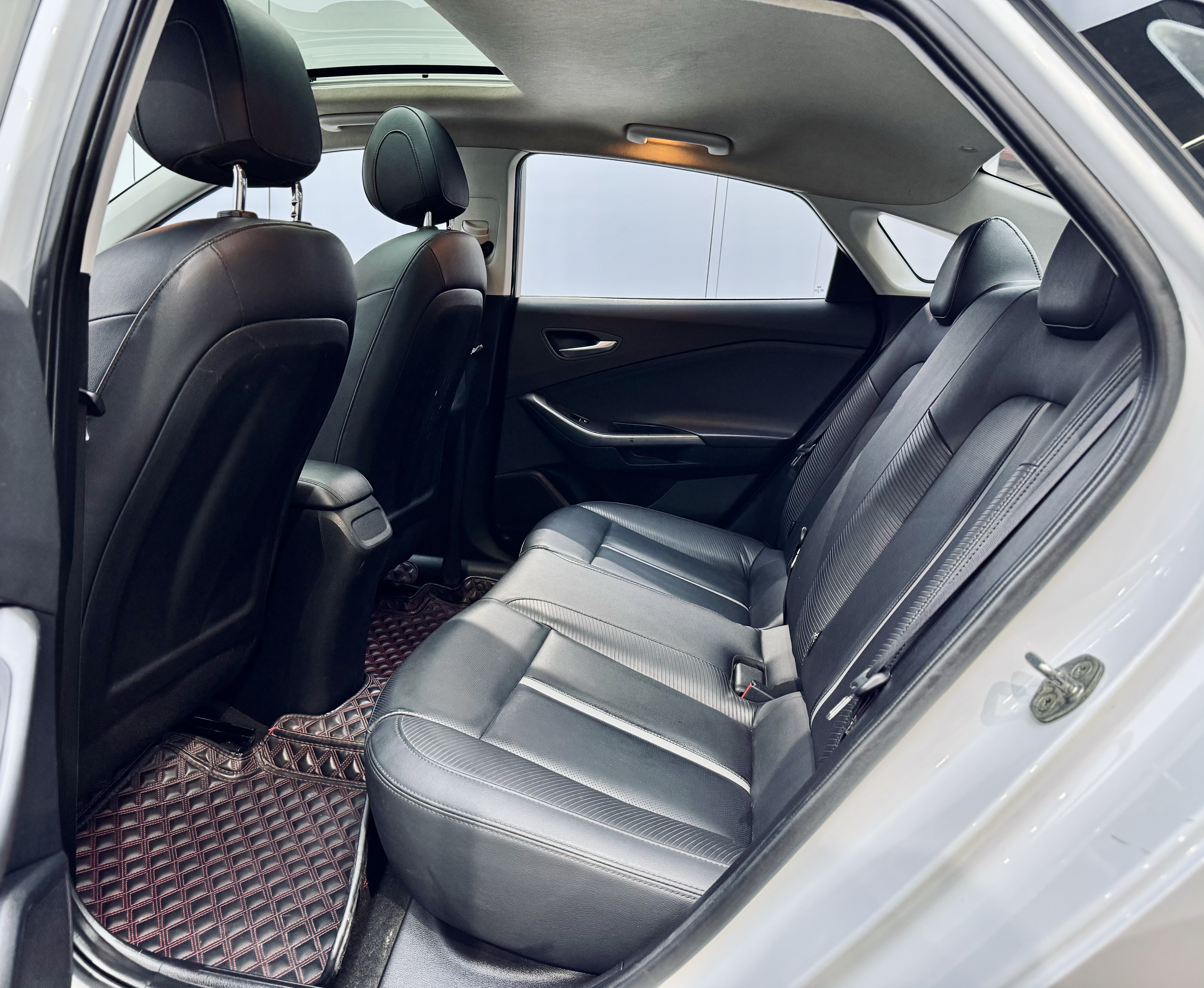 Hyundai Lafesta 2021 car image #10