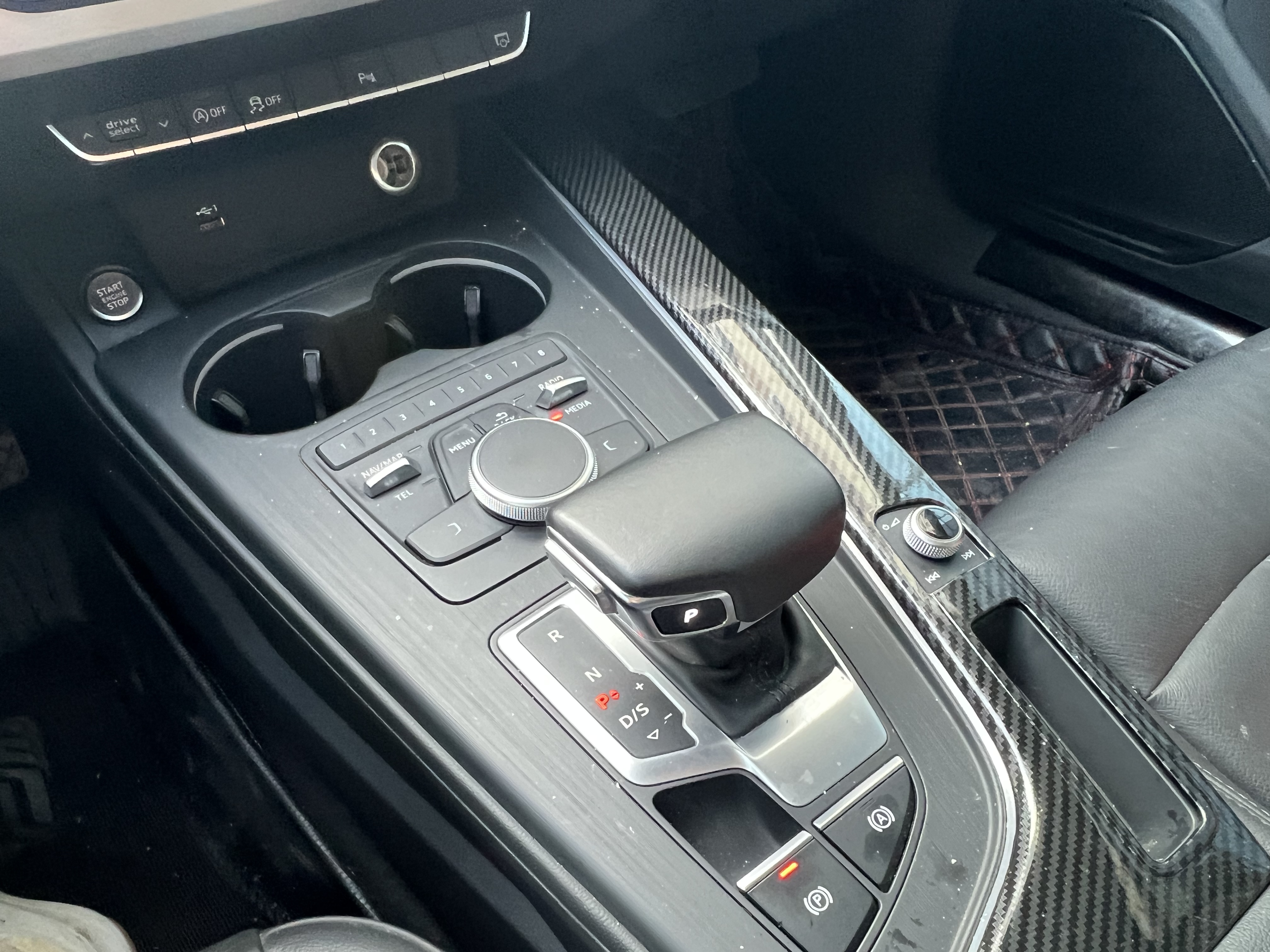 Audi A4L 2019 #10 Audi A4L 2019 immagine di auto #10