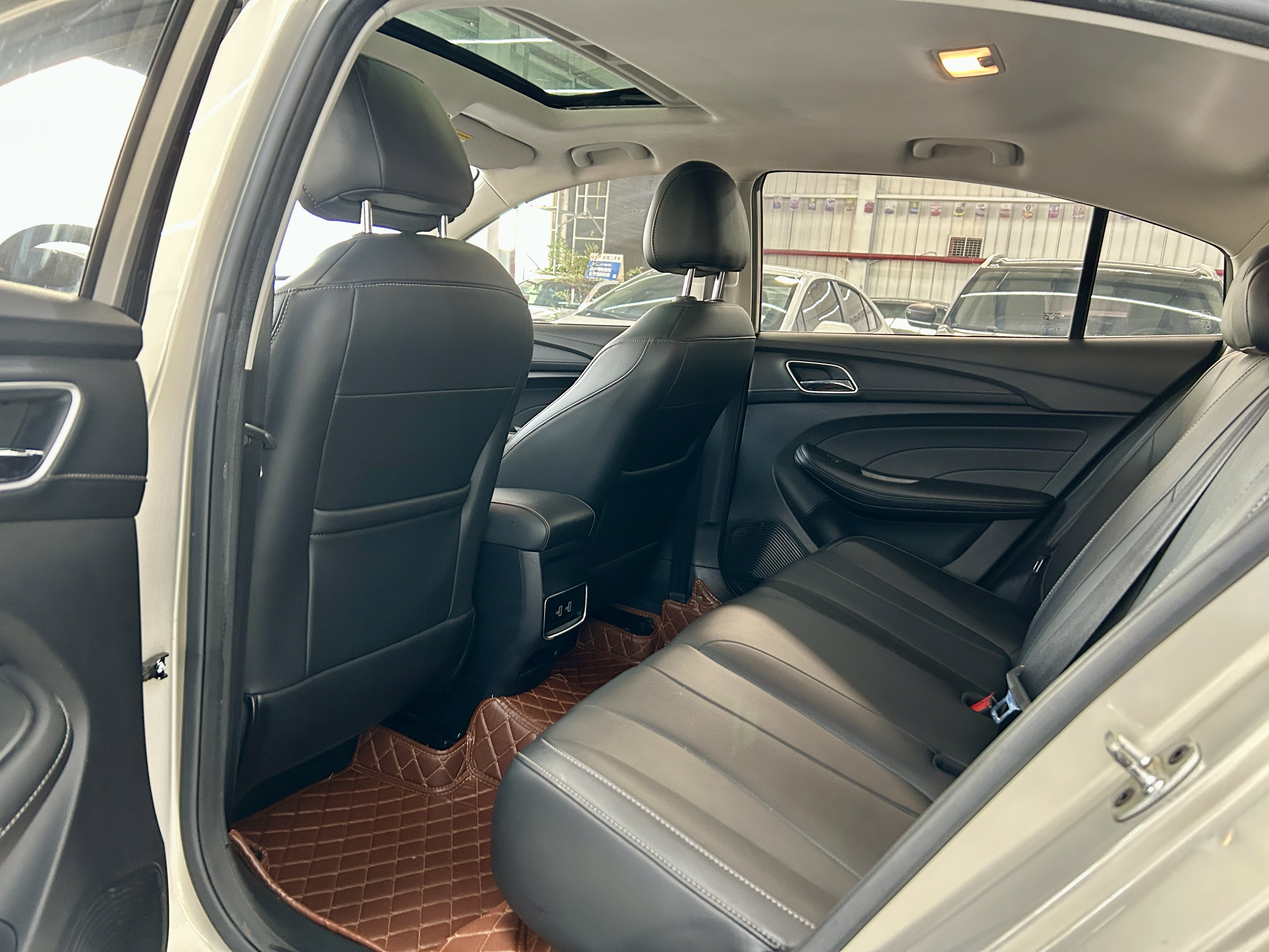 Roewe i5 2019 #10 Roewe i5 2019 car image #10